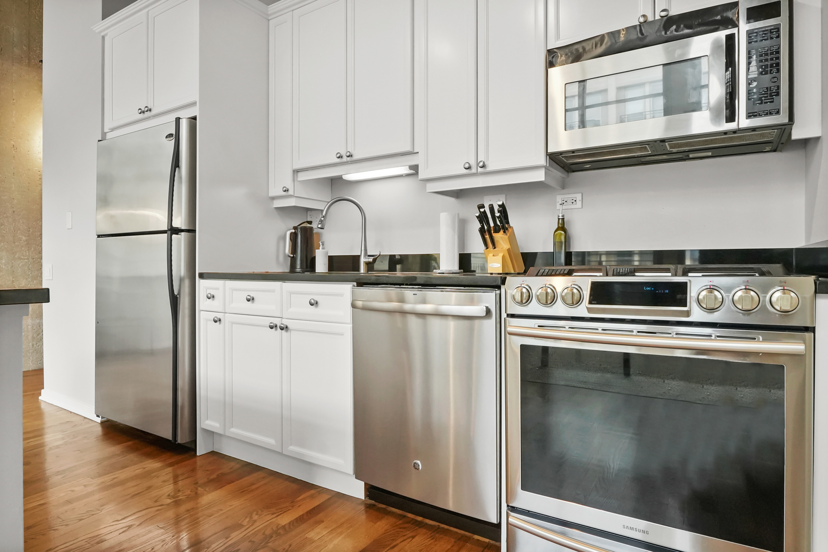 900 N Kingsbury Street Unit: 971