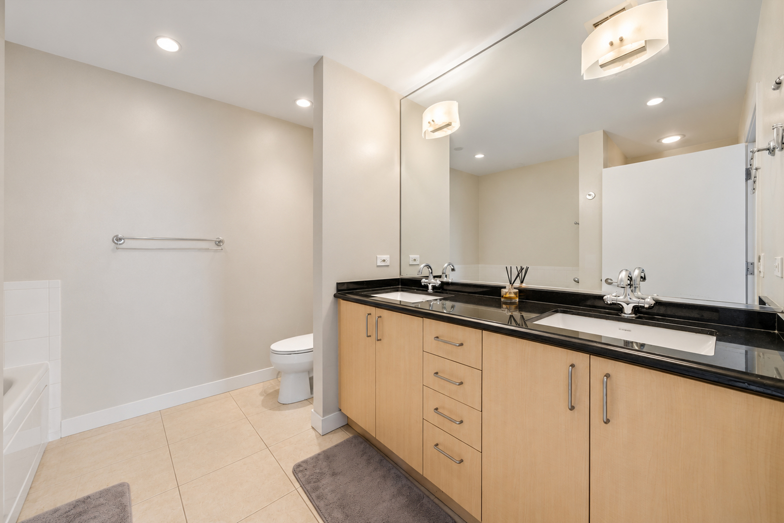 737 W Washington Boulevard Unit: 3406