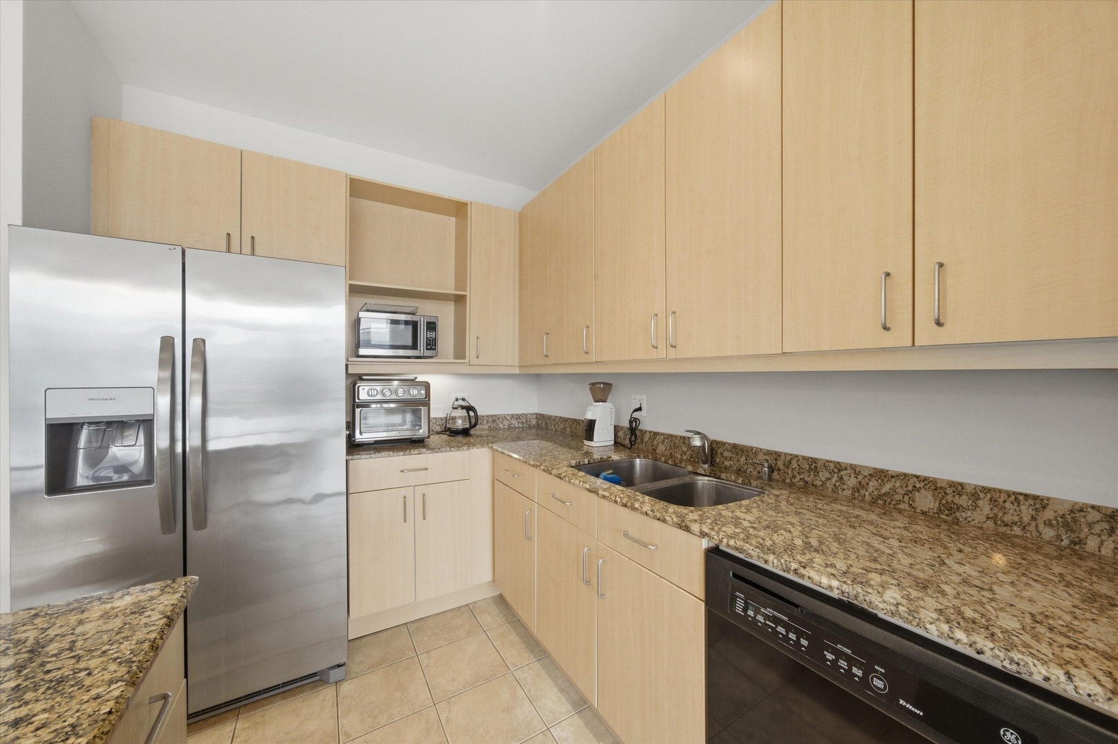 737 W Washington Boulevard Unit: 3406