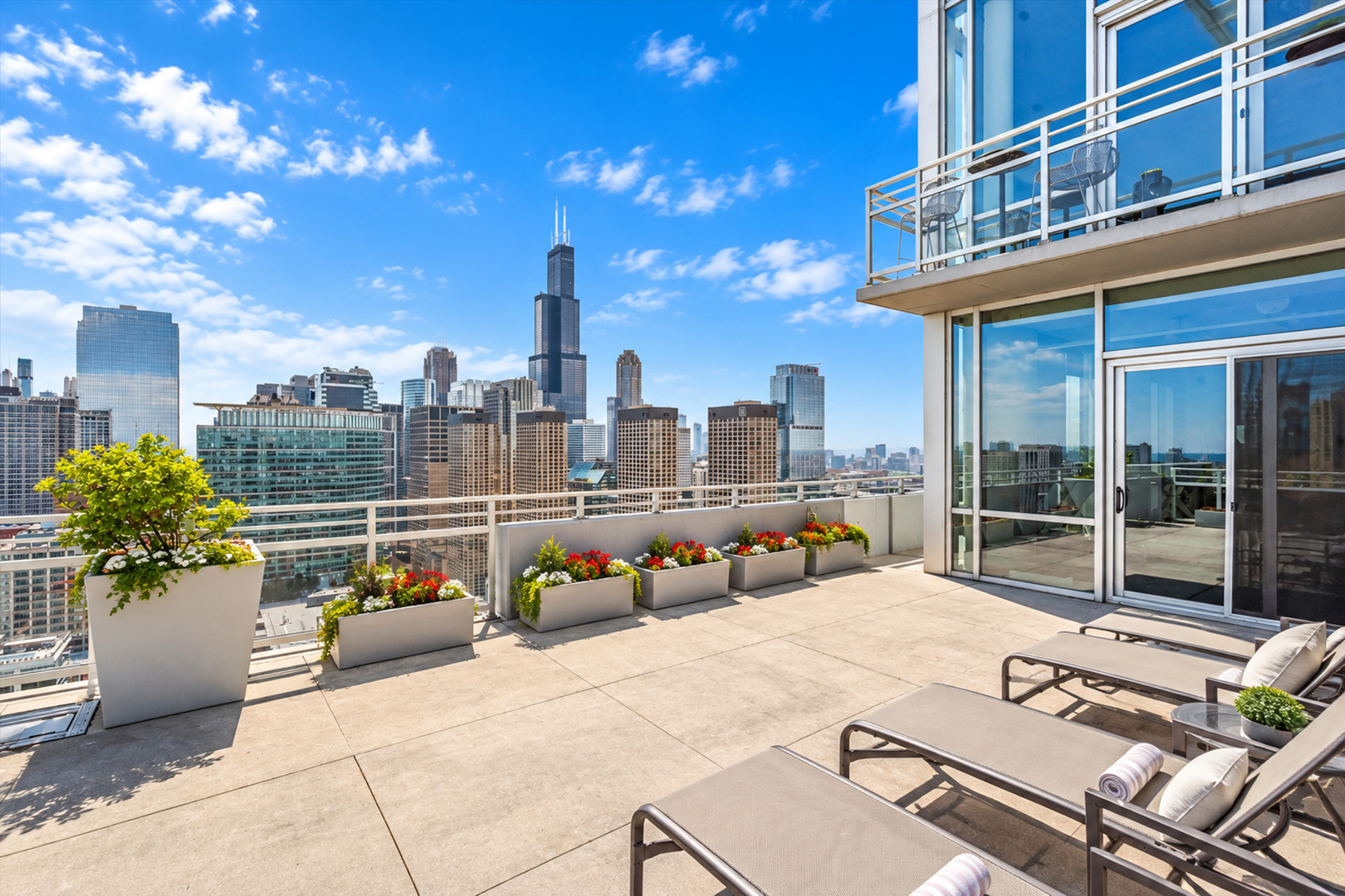 737 W Washington Boulevard Unit: 3406