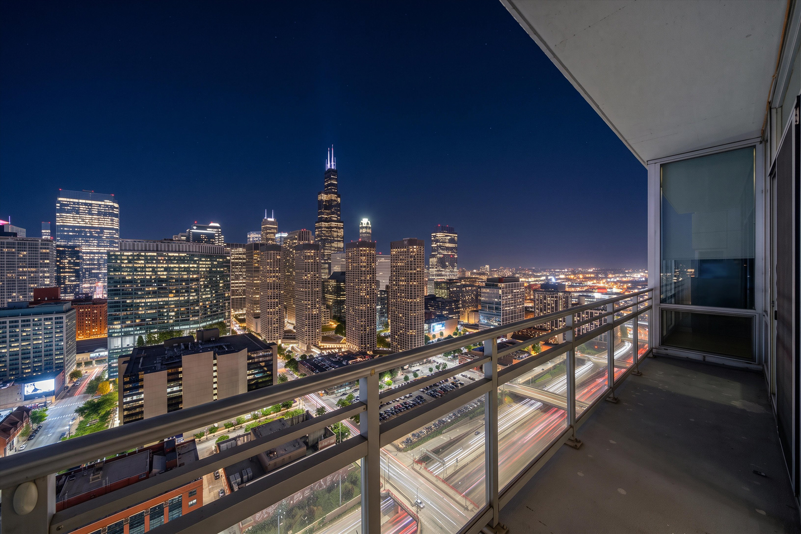 737 W Washington Boulevard Unit: 3406