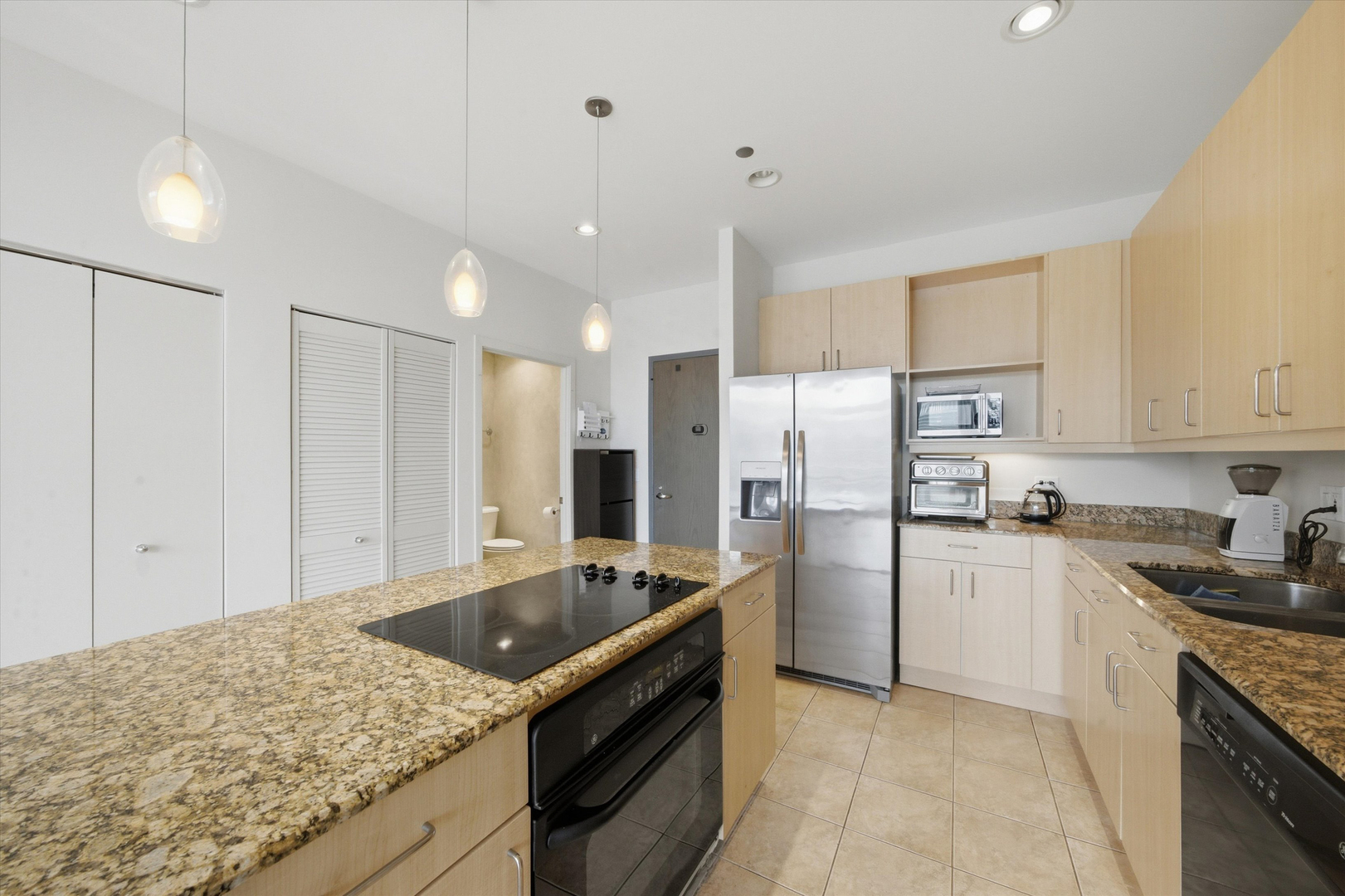 737 W Washington Boulevard Unit: 3406