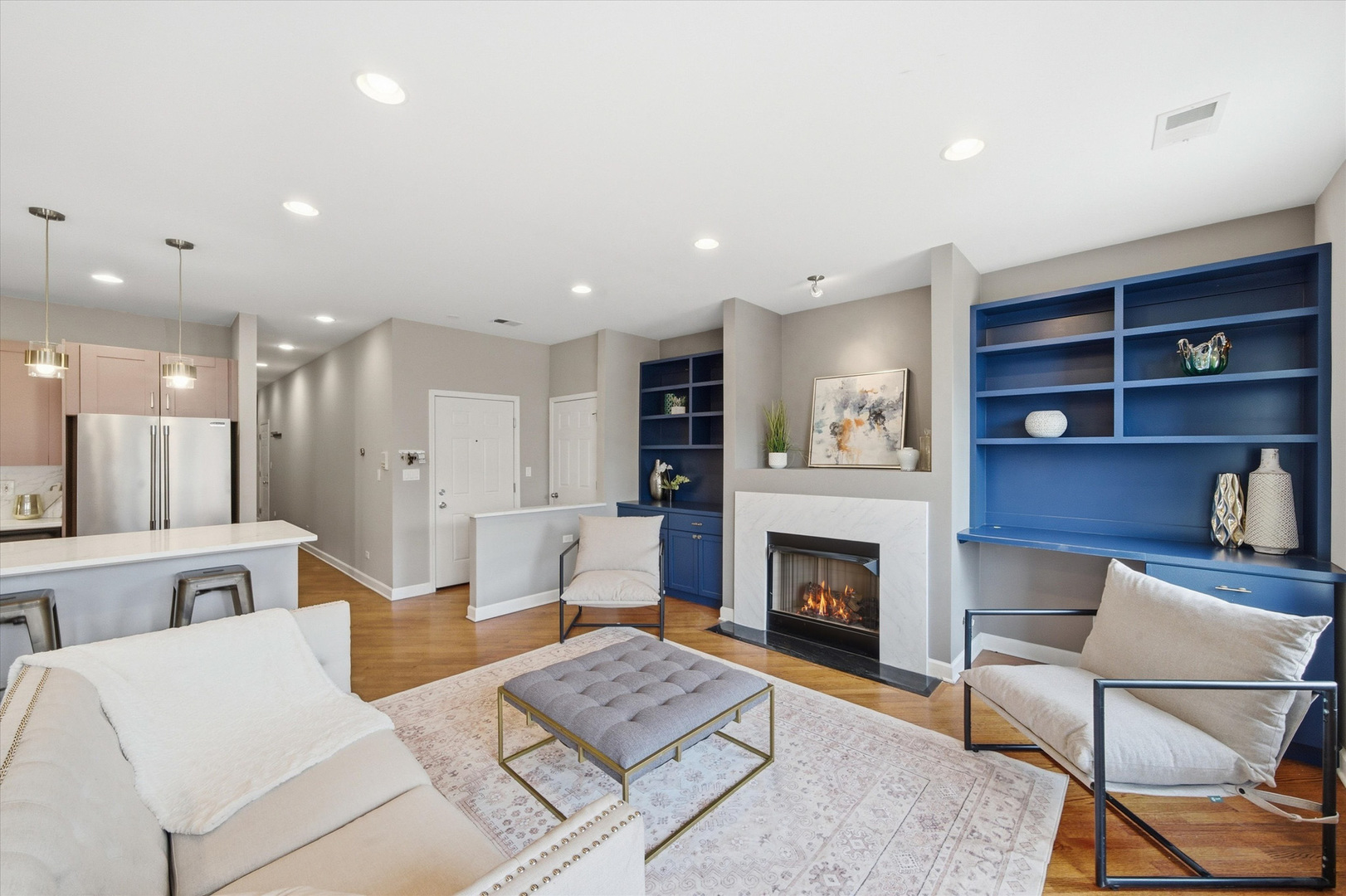 2035 W Division Street Unit: 3