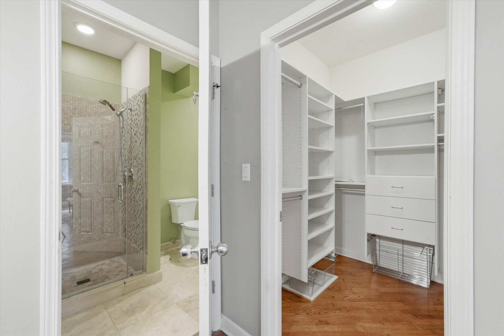 2035 W Division Street Unit: 3