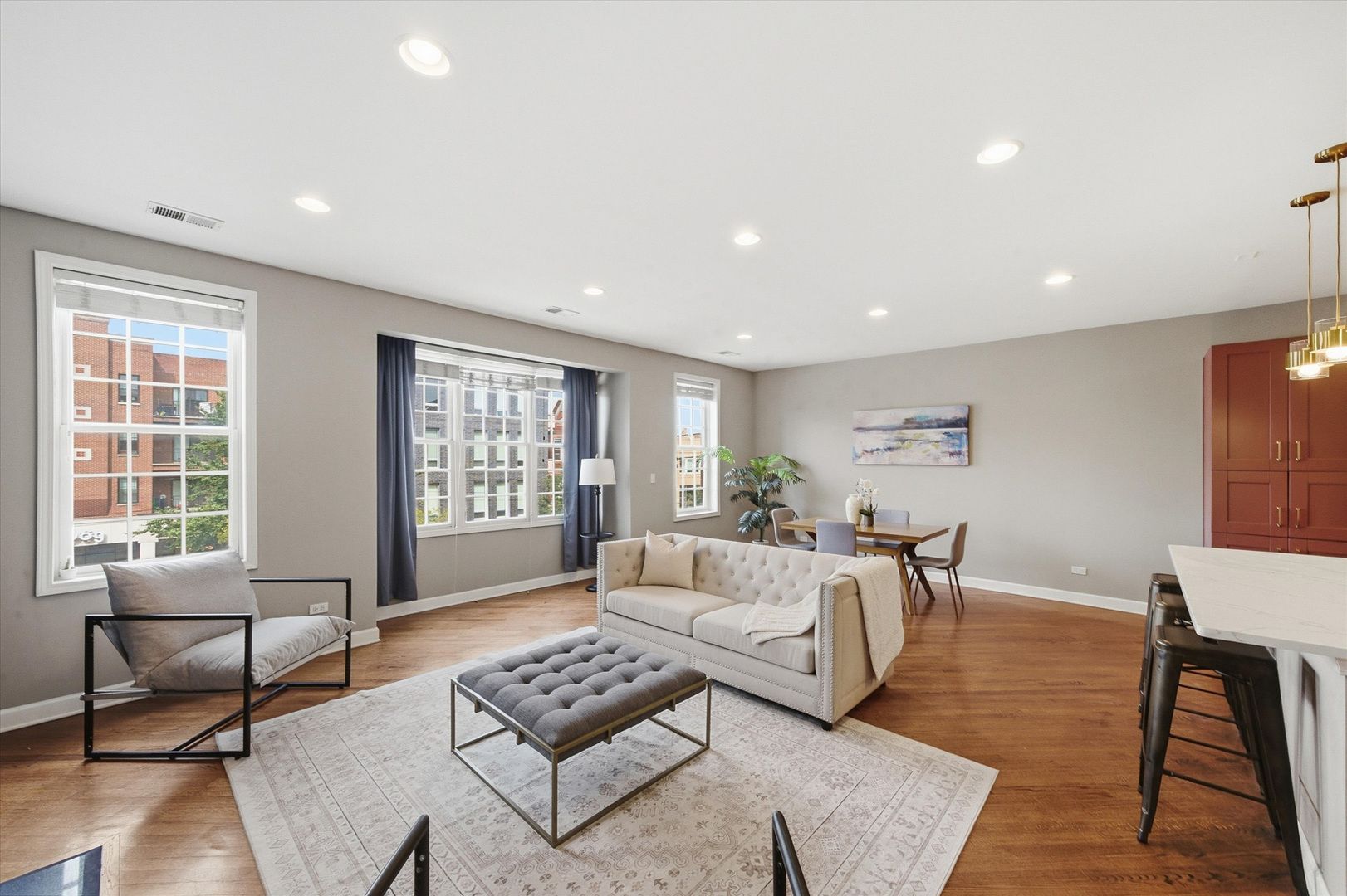 2035 W Division Street Unit: 3