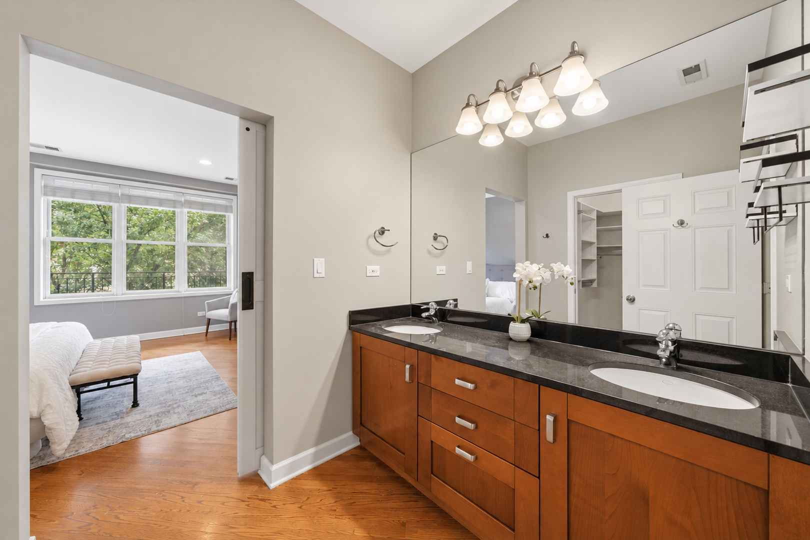 2035 W Division Street Unit: 3