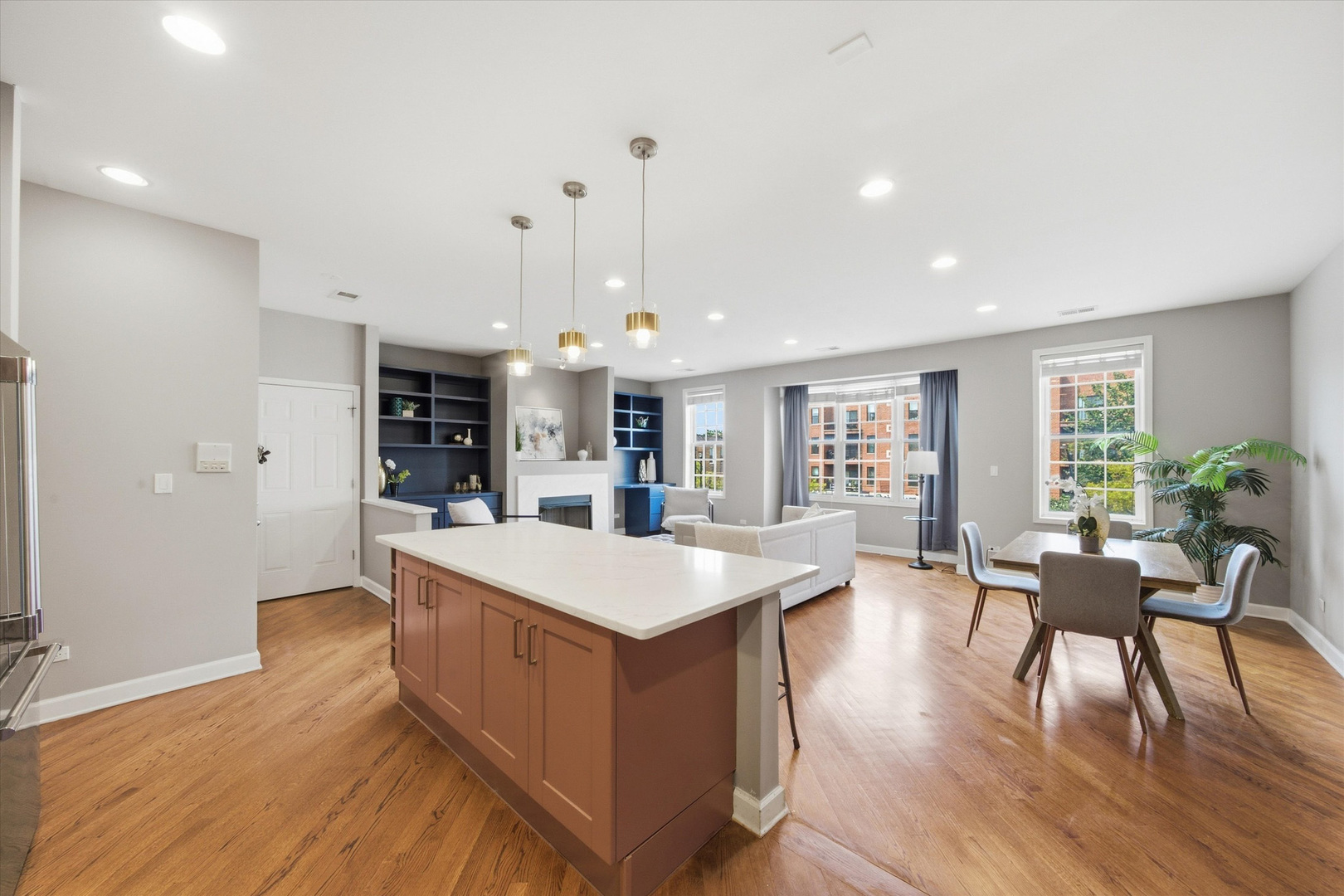 2035 W Division Street Unit: 3