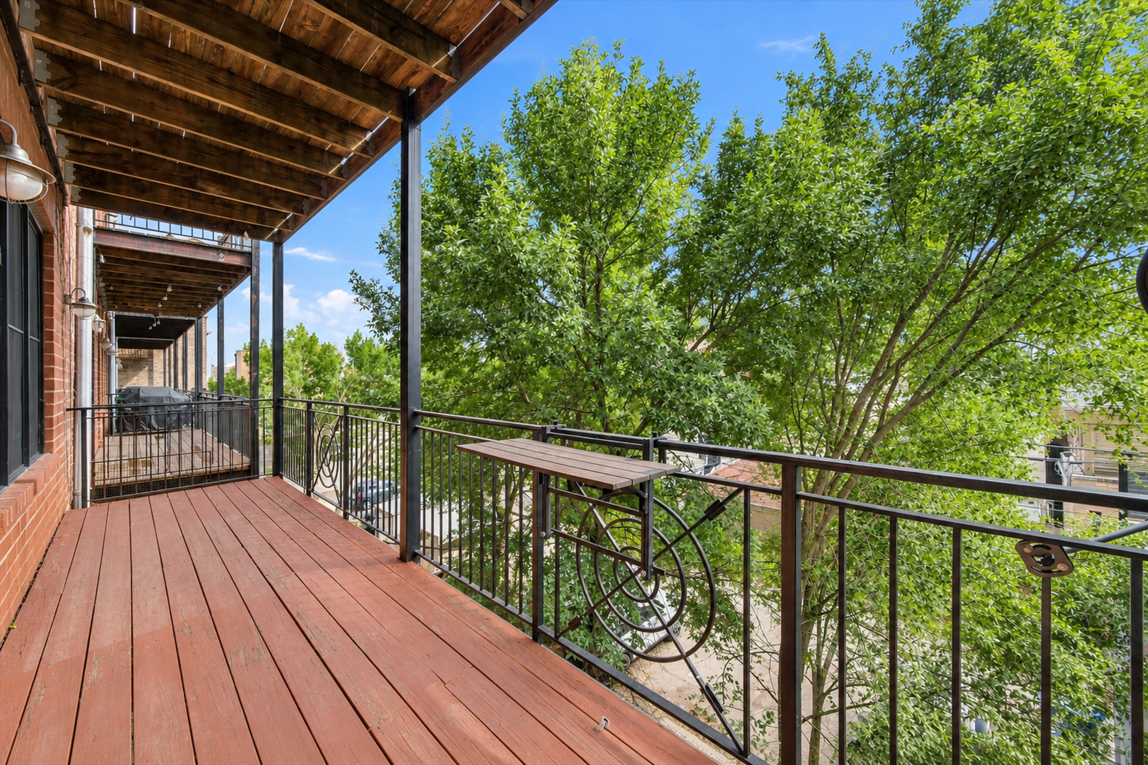 2035 W Division Street Unit: 3