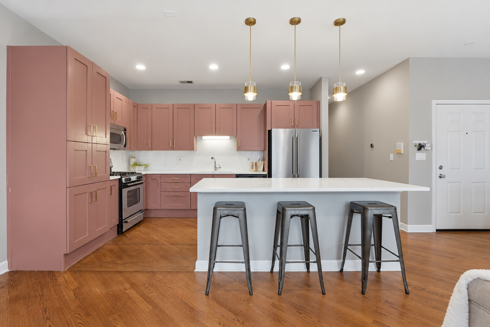 2035 W Division Street Unit: 3