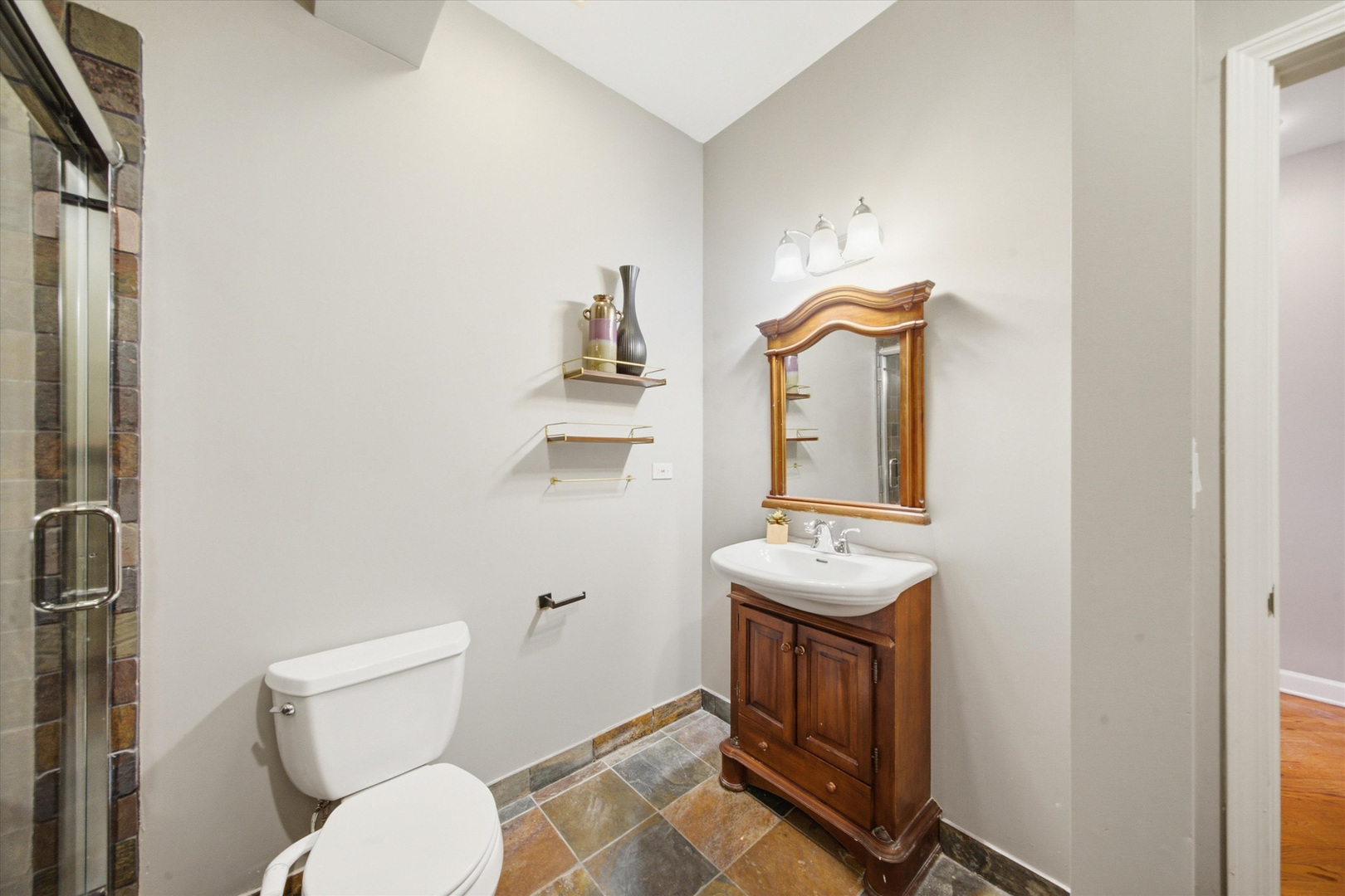 2035 W Division Street Unit: 3