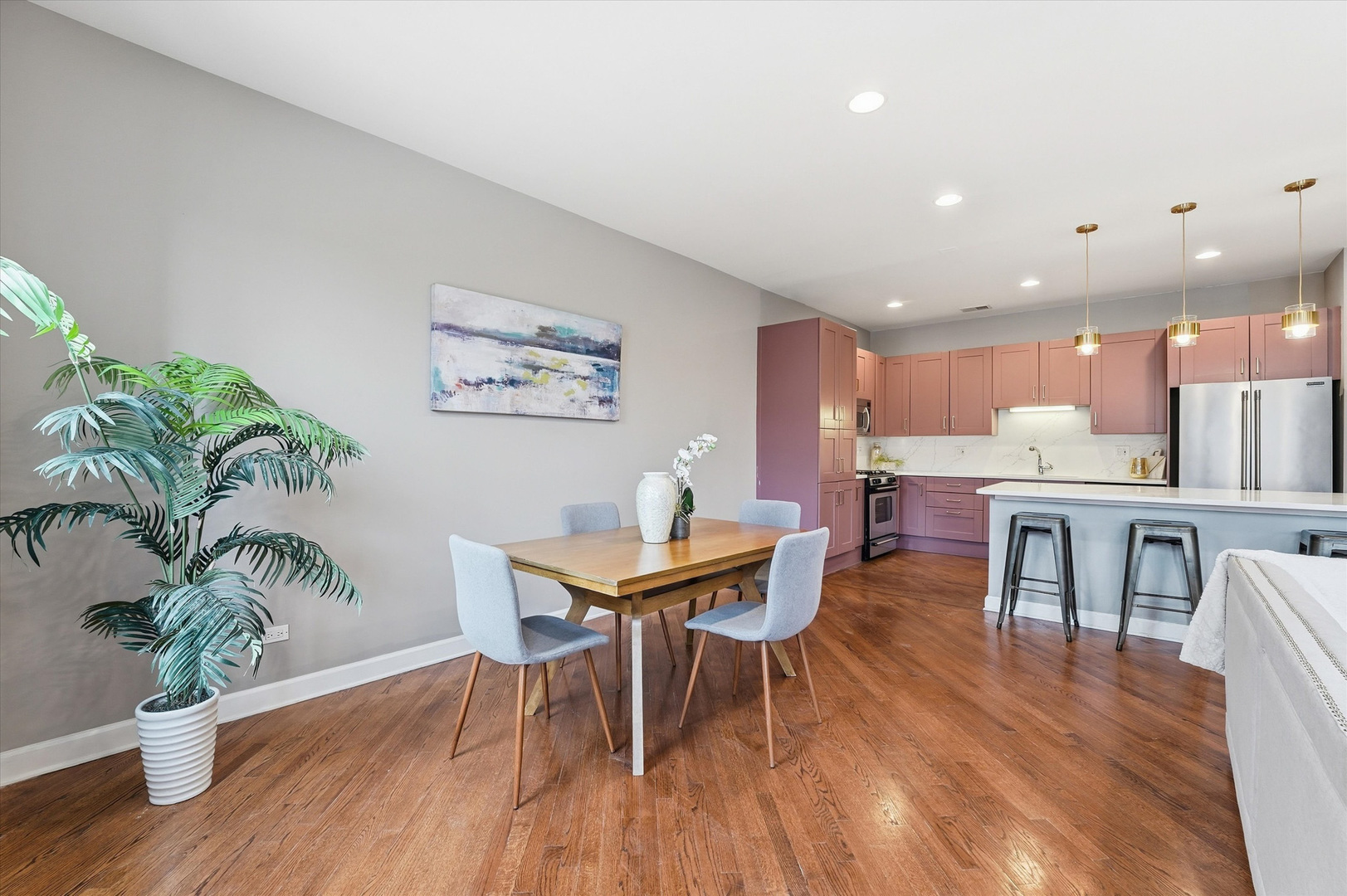2035 W Division Street Unit: 3