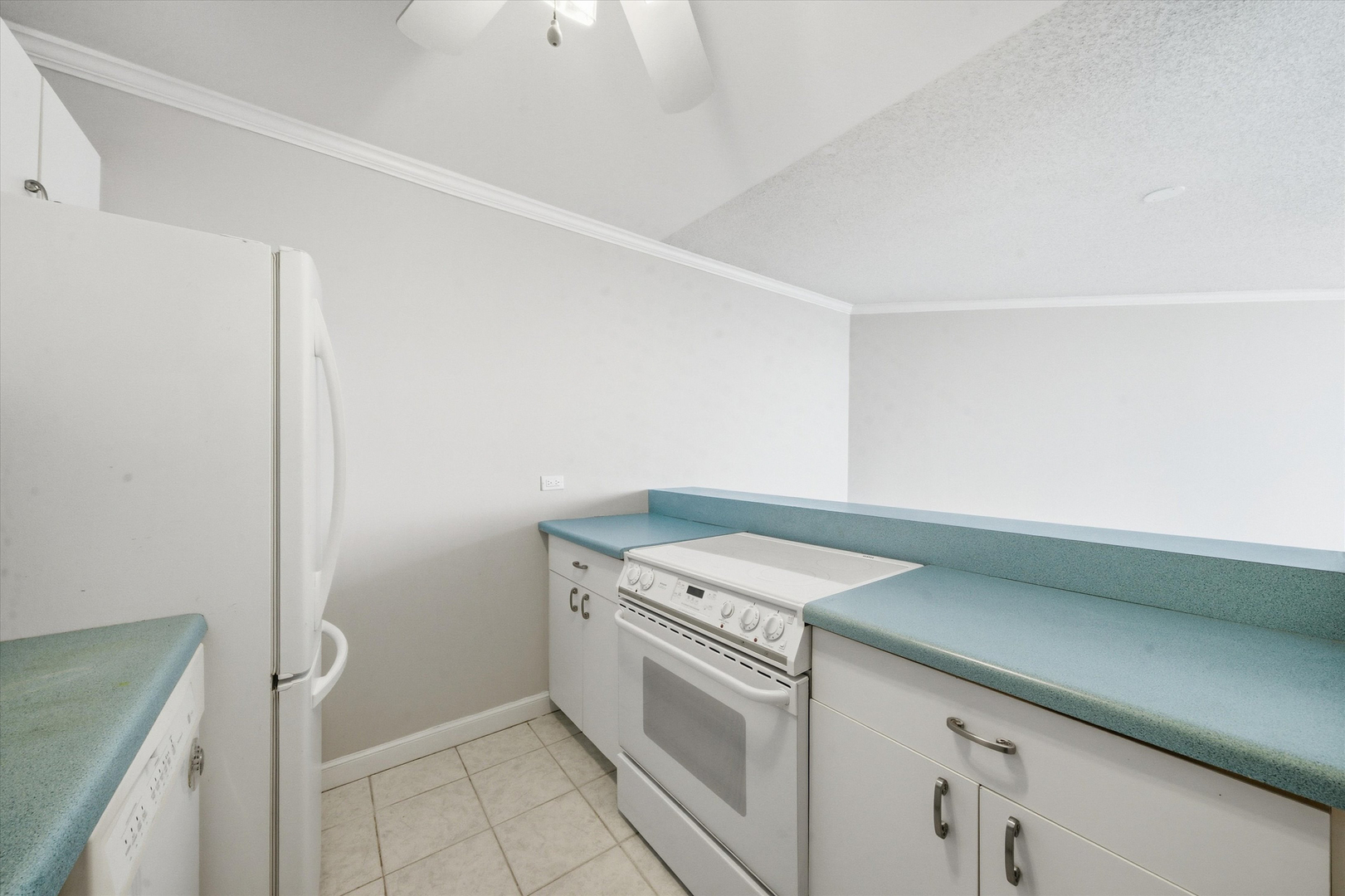5320 N Sheridan Road Unit: 1607