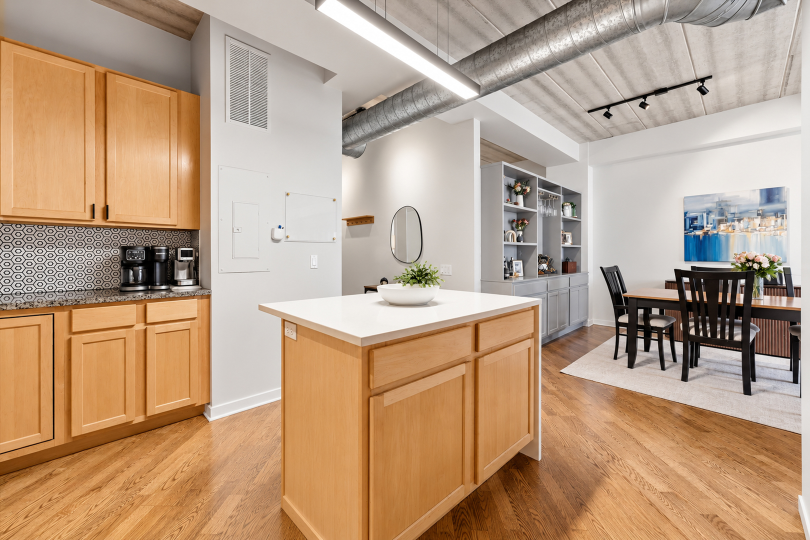 3260 N Clark Street Unit: 304