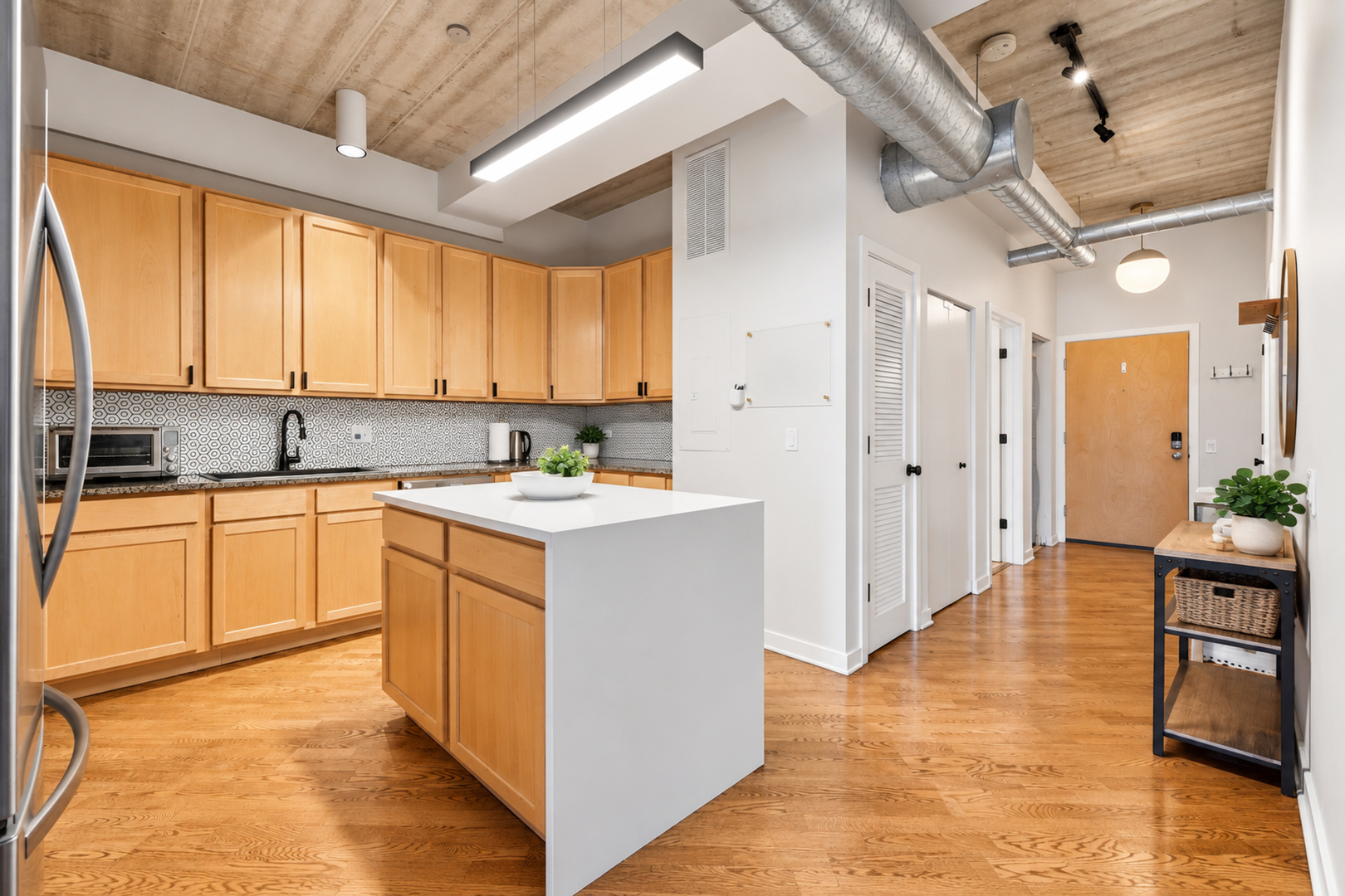 3260 N Clark Street Unit: 304