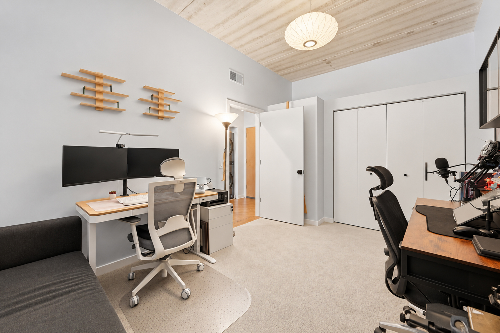 3260 N Clark Street Unit: 304