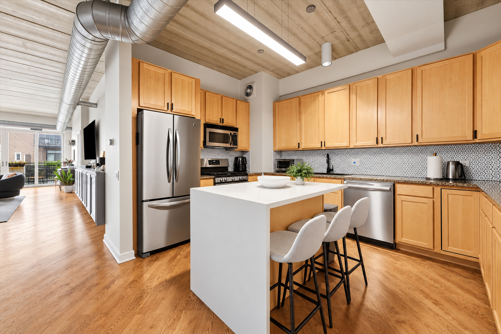 3260 N Clark Street Unit: 304