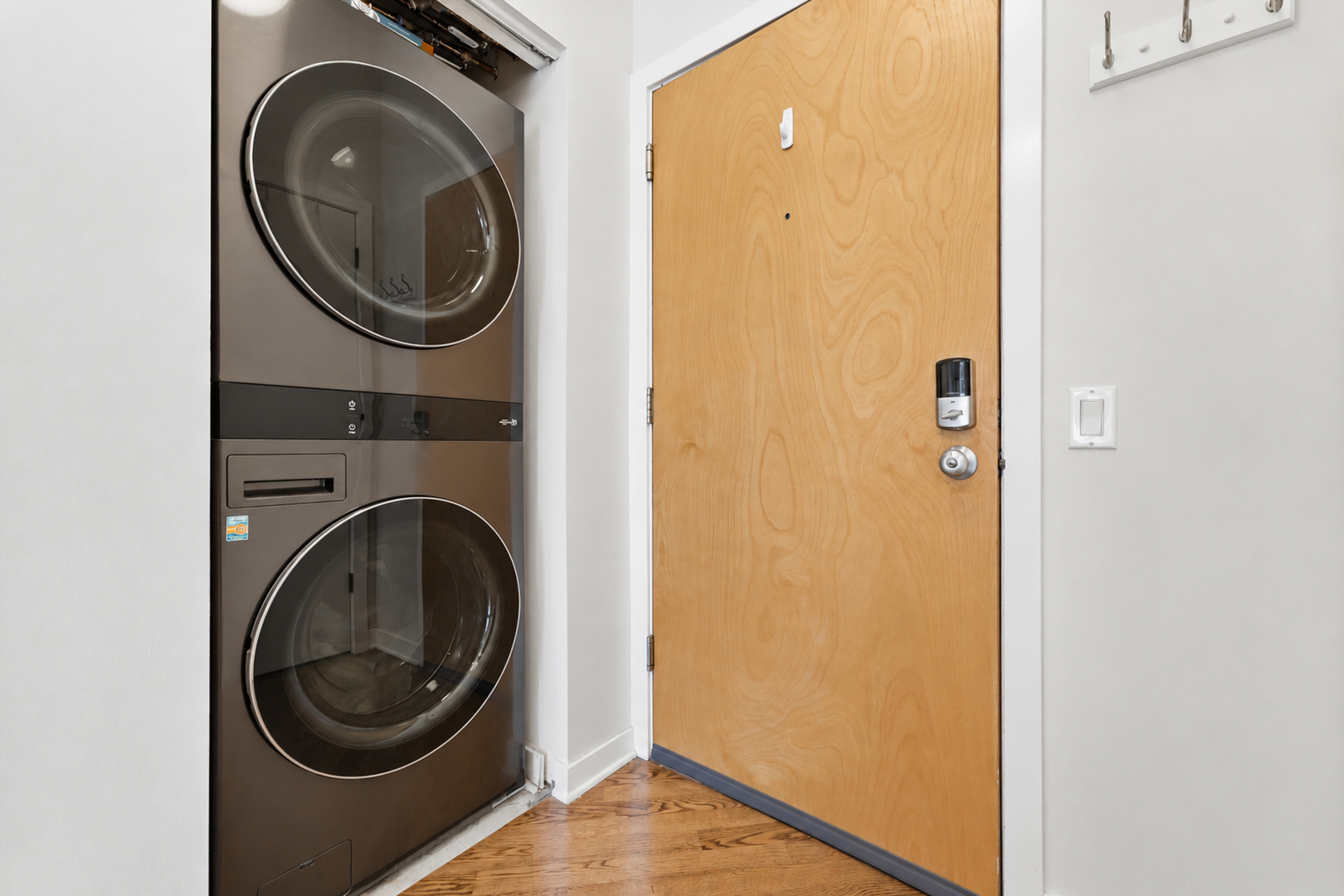 3260 N Clark Street Unit: 304