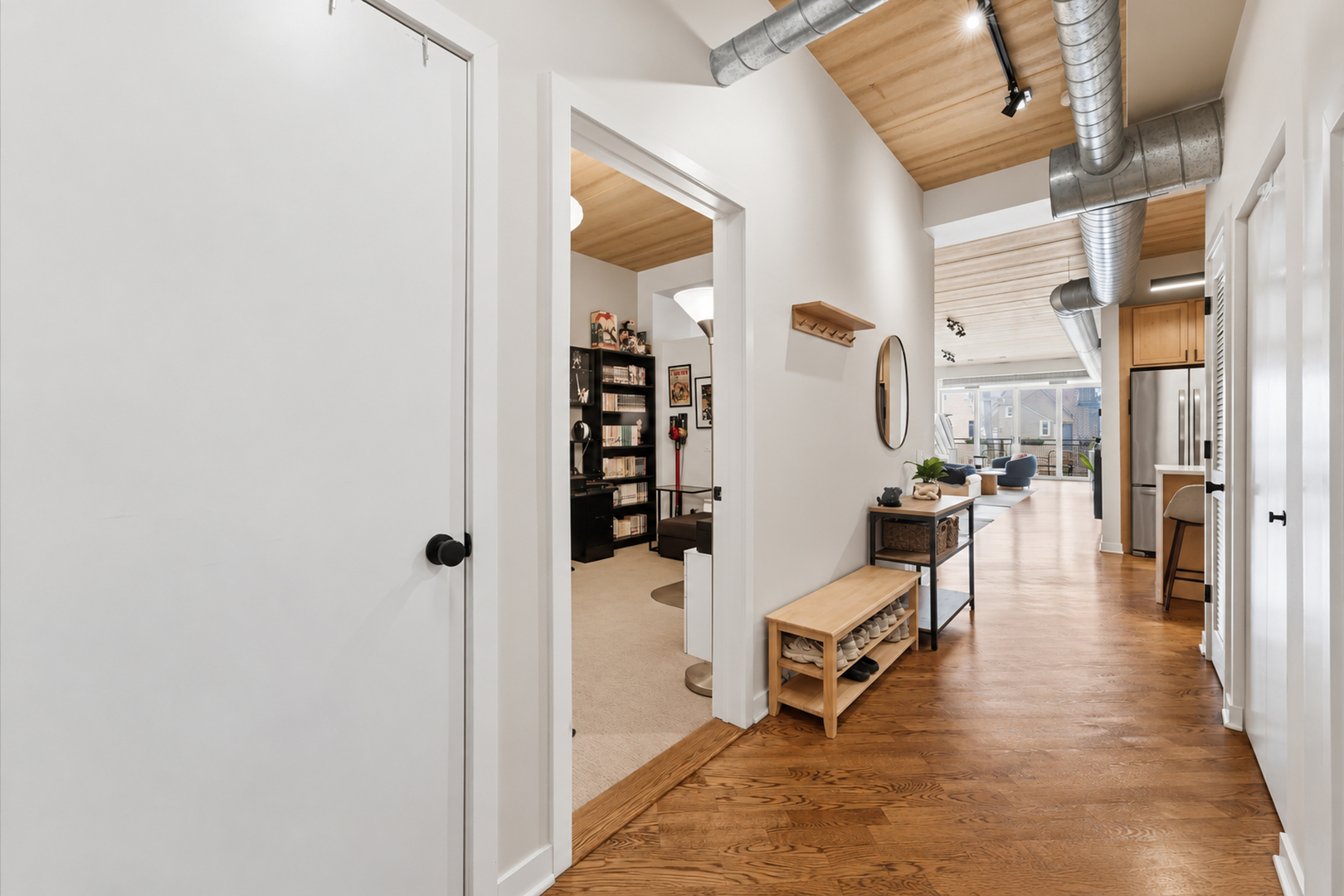 3260 N Clark Street Unit: 304