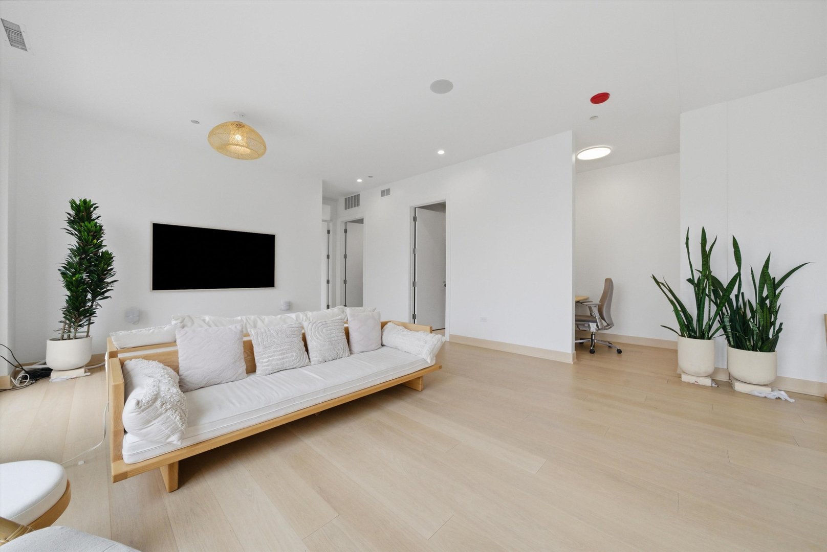305 S Racine Avenue Unit: 5A