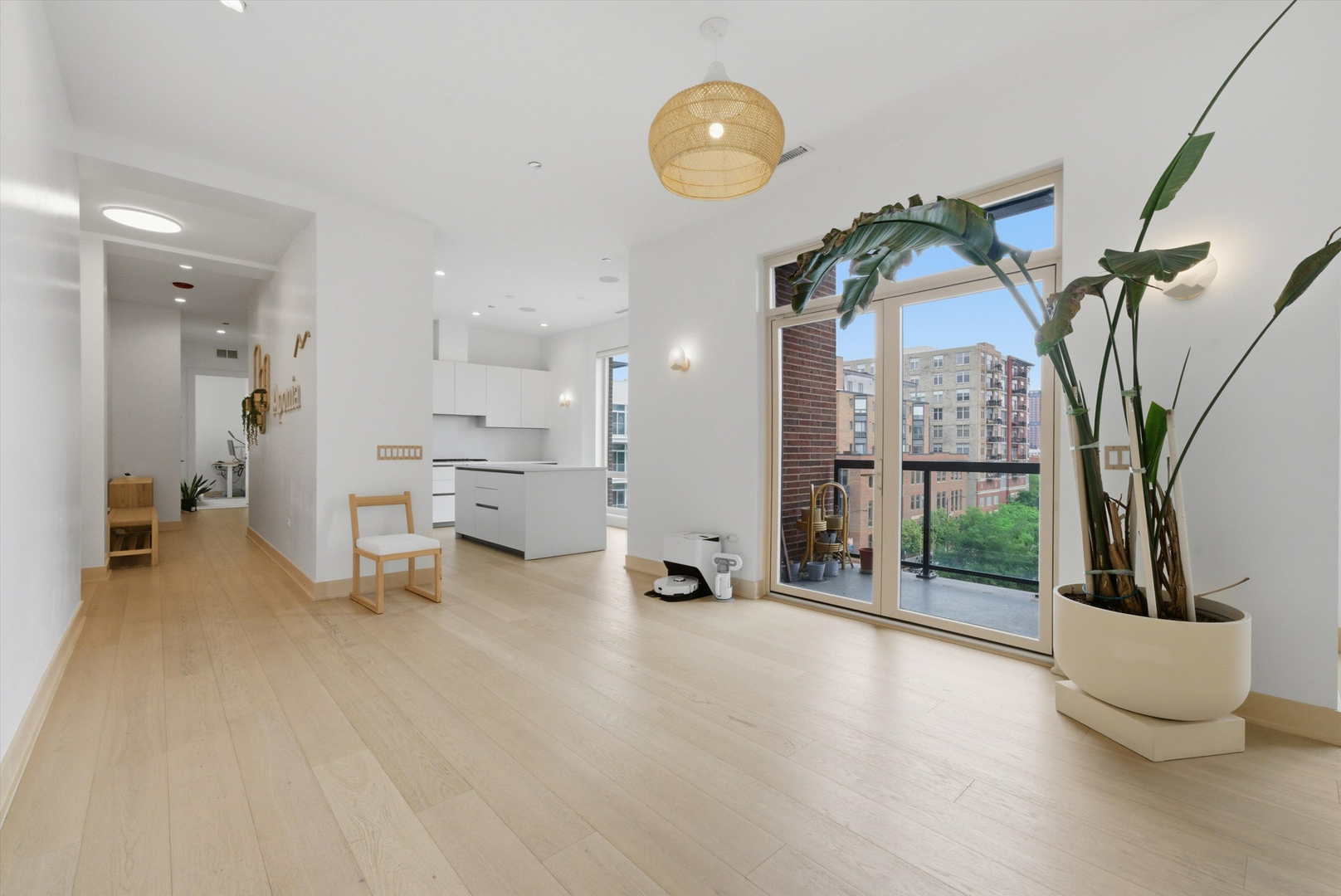 305 S Racine Avenue Unit: 5A