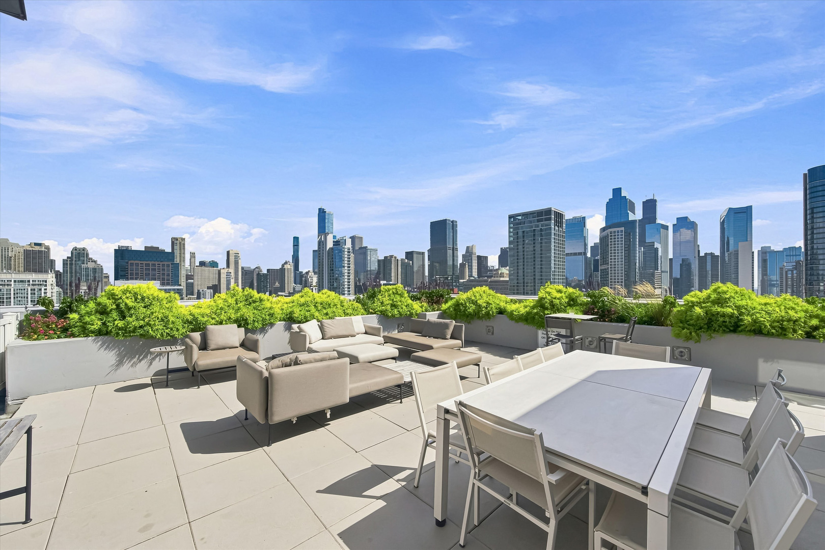 435 W Erie Street Unit: 801