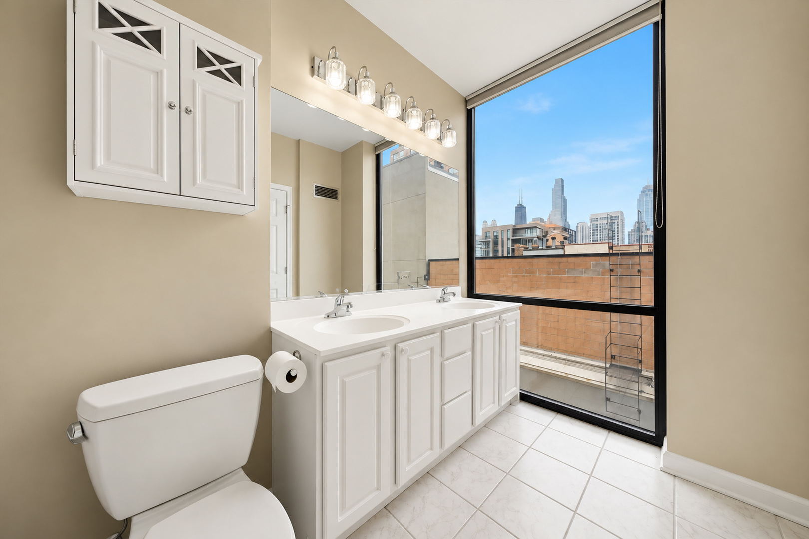 435 W Erie Street Unit: 801