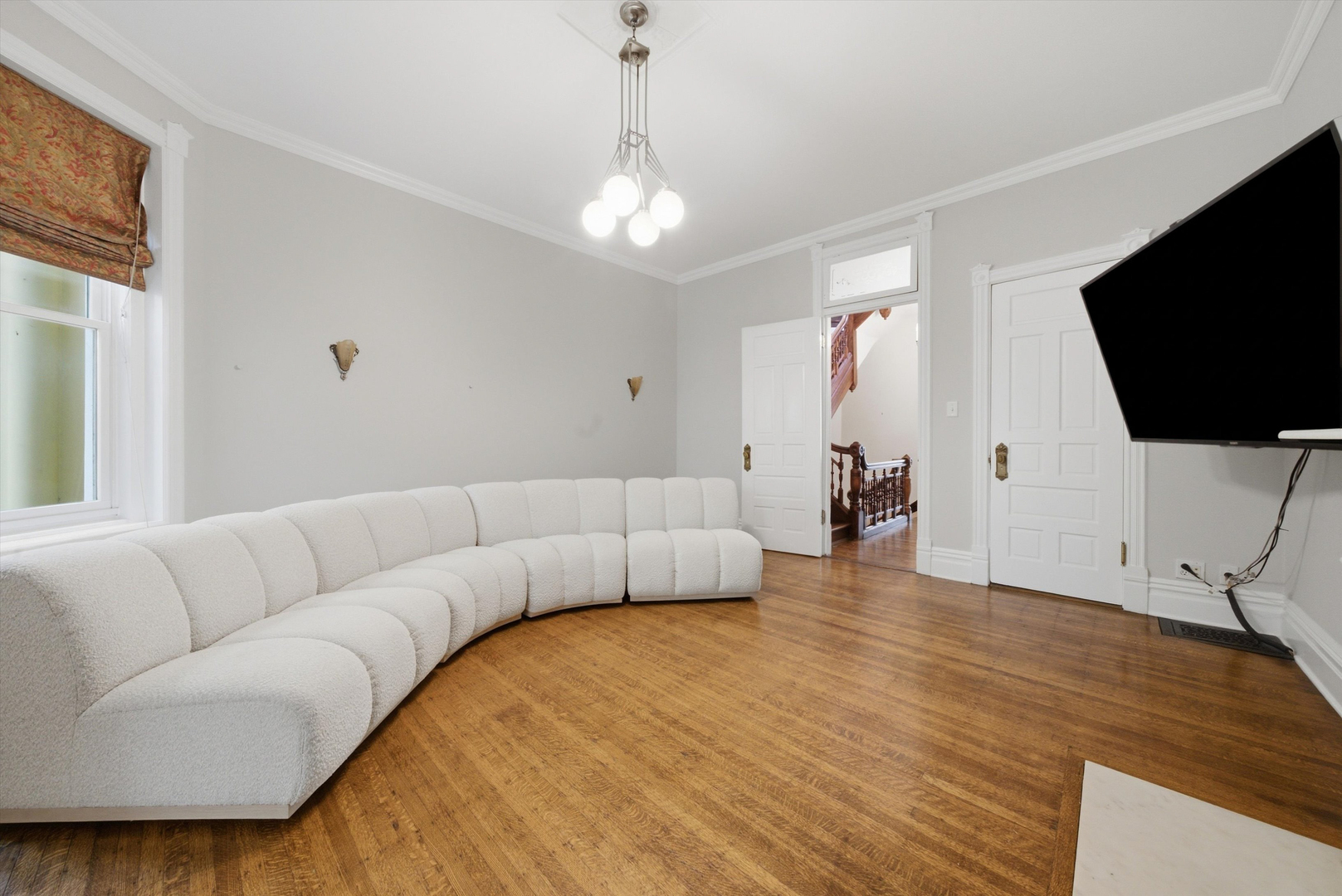 919 N LaSalle Drive