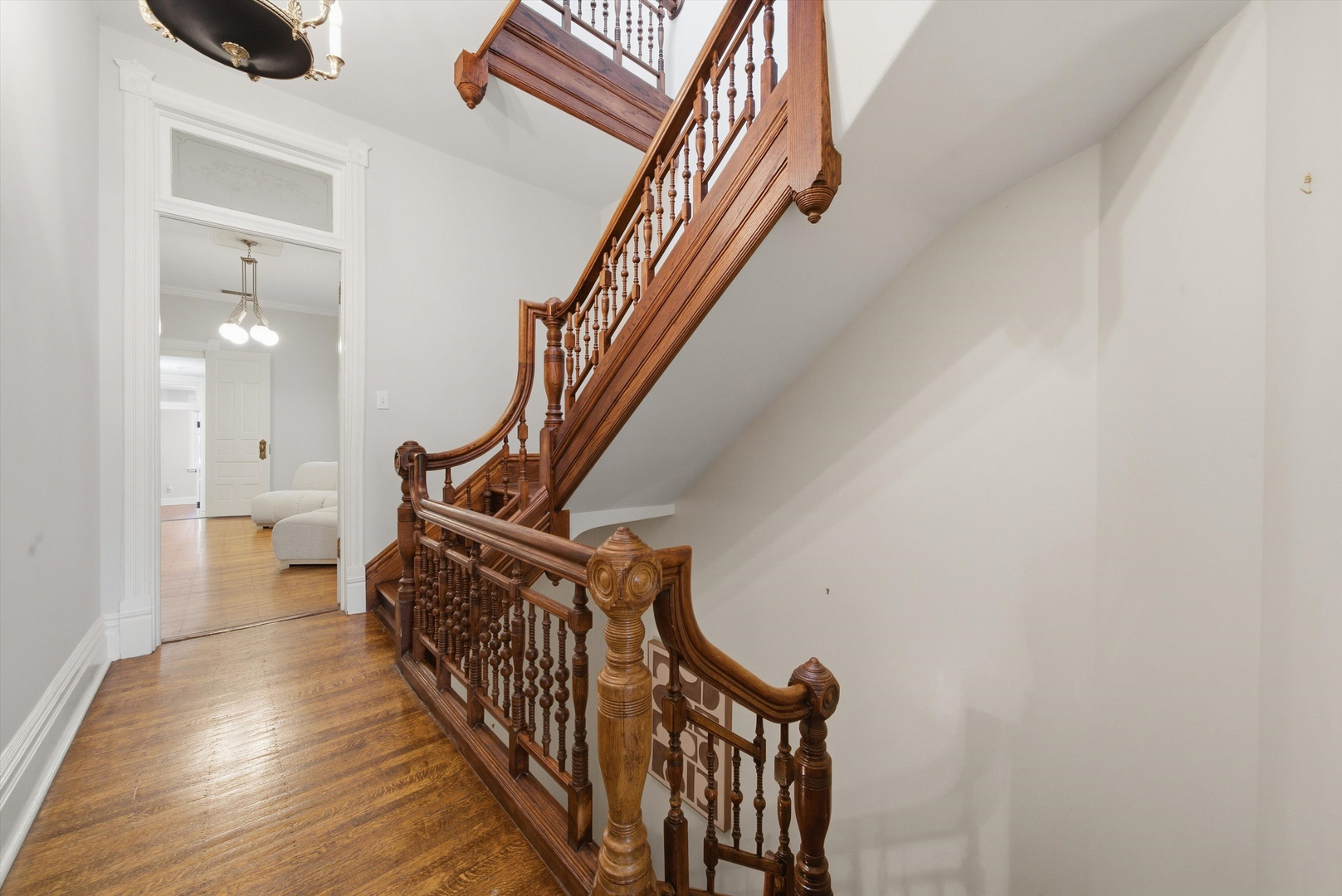 919 N LaSalle Drive
