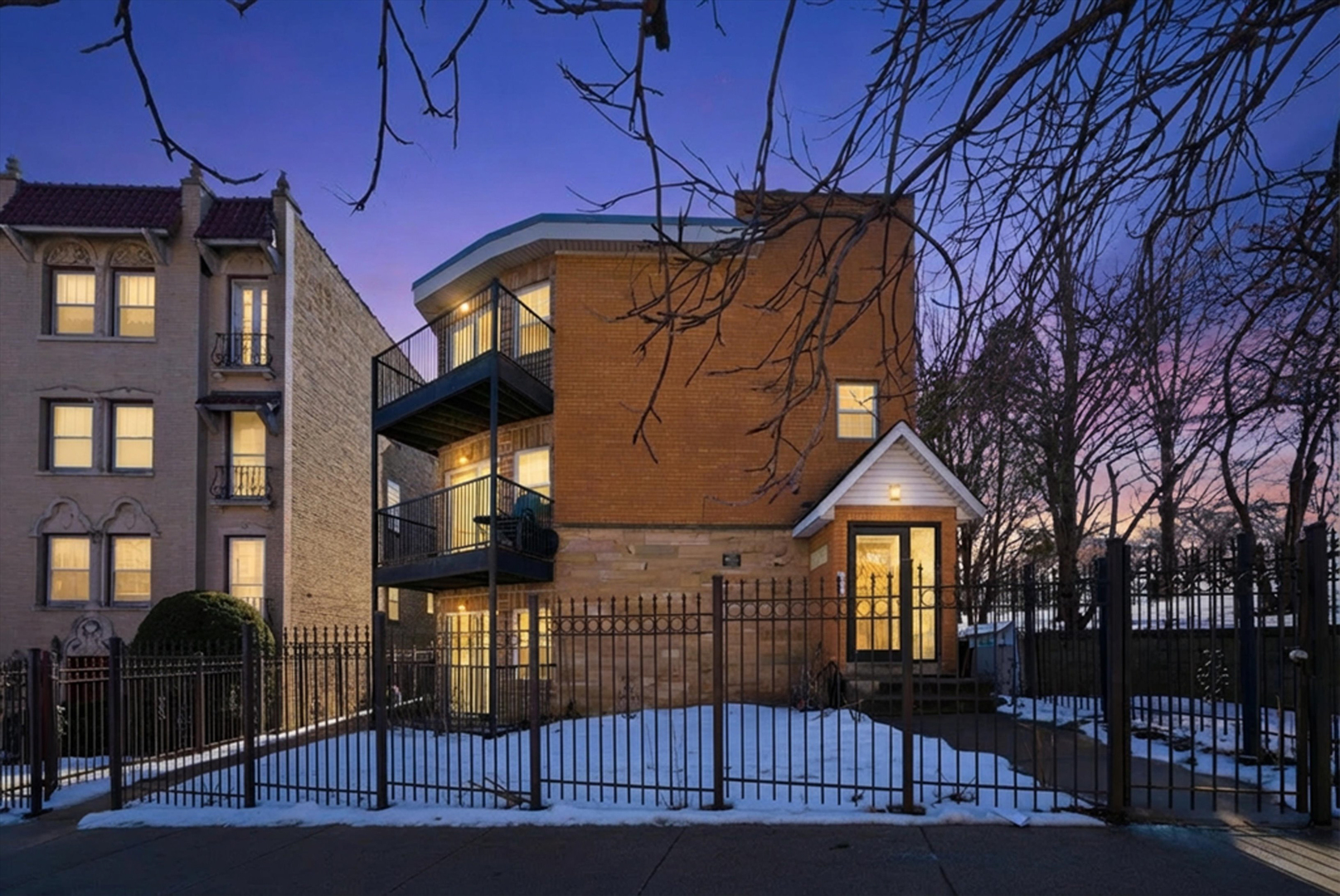 1937 W Pratt Boulevard Unit: 2N