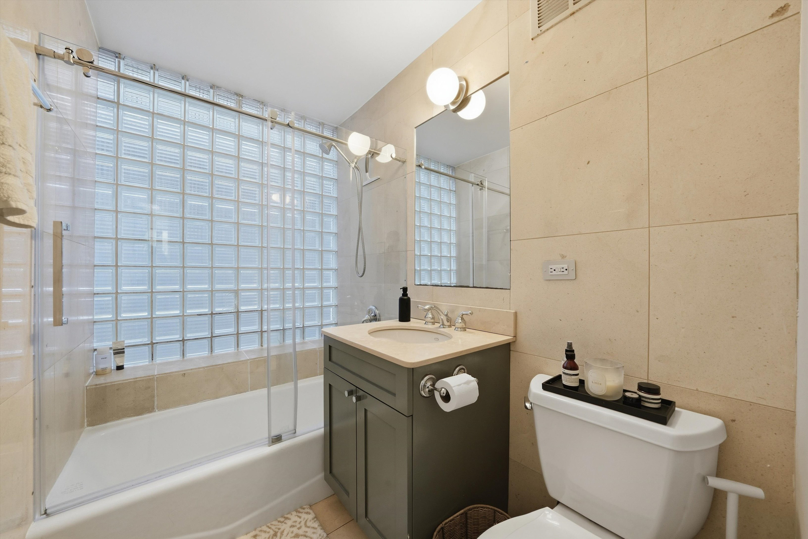 1209 N State Parkway Unit: 4