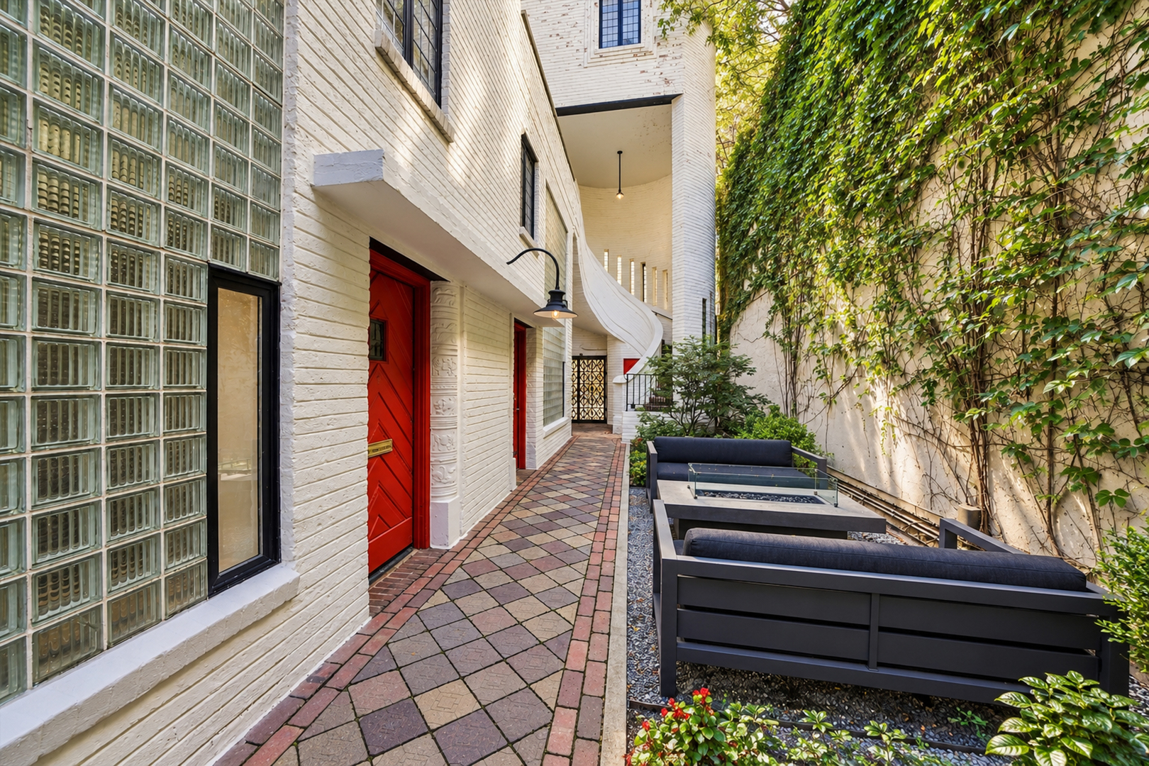 1209 N State Parkway Unit: 4
