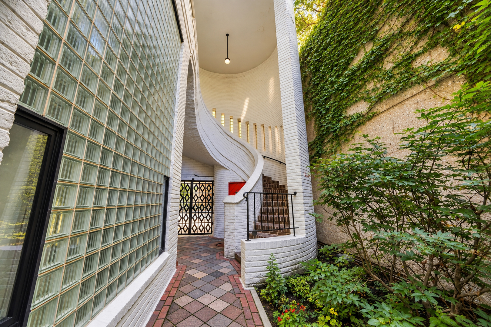1209 N State Parkway Unit: 4