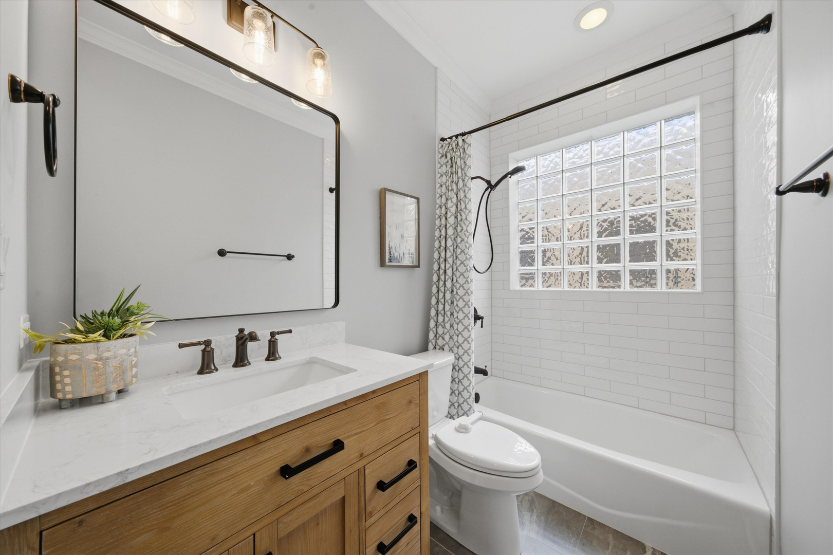 2842 N Halsted Street Unit: 3N