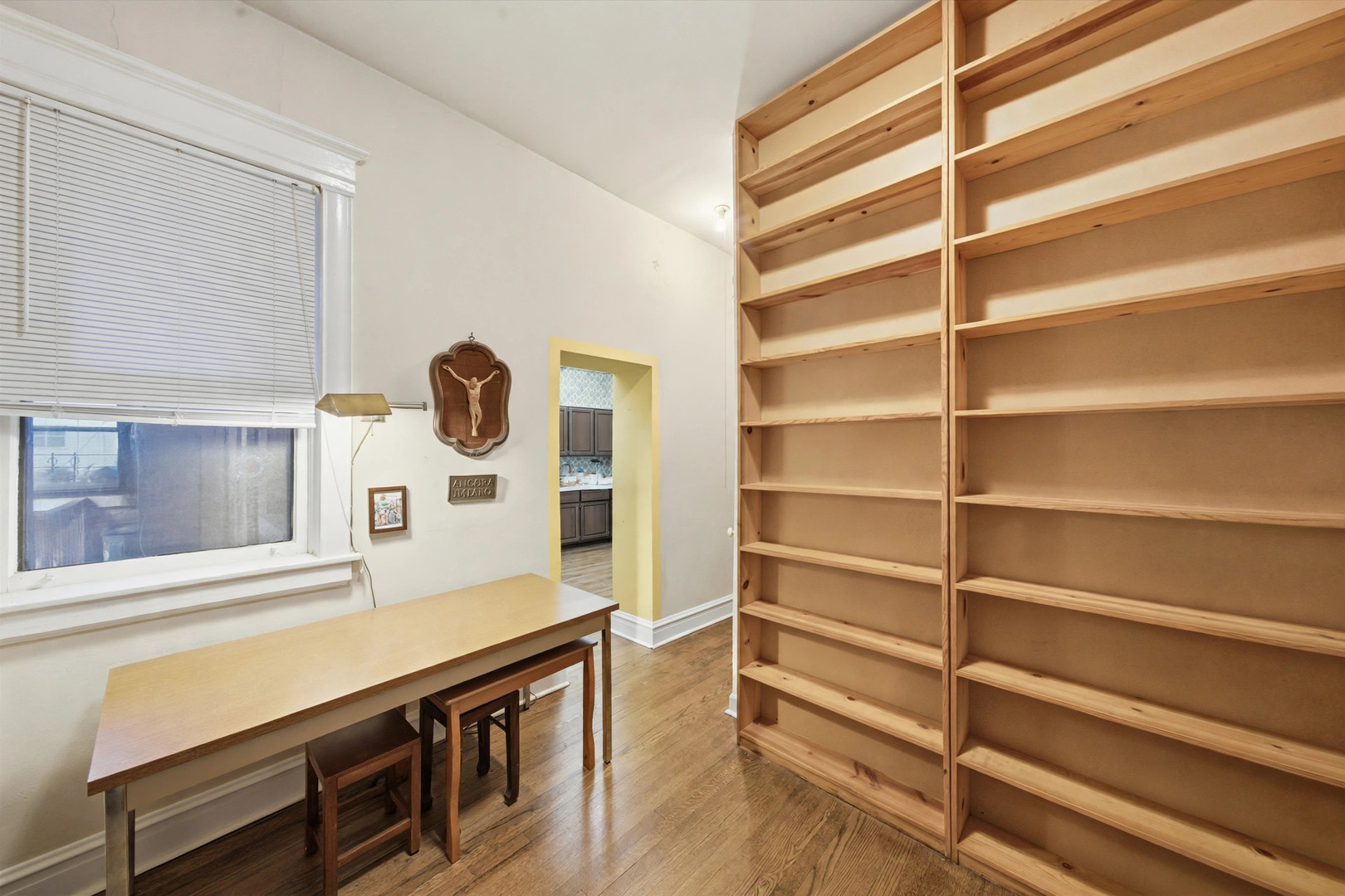 5701-5703 S Kenwood Avenue Unit: 1