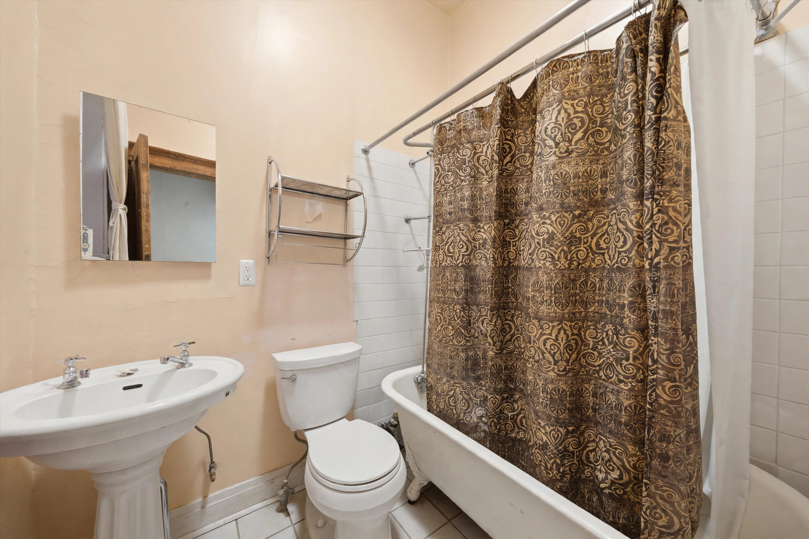 5701-5703 S Kenwood Avenue Unit: 1