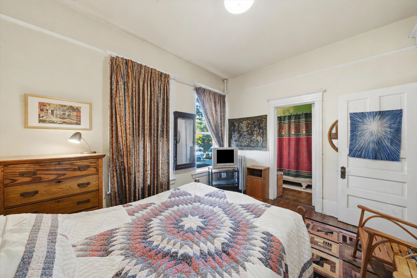 5701-5703 S Kenwood Avenue Unit: 1