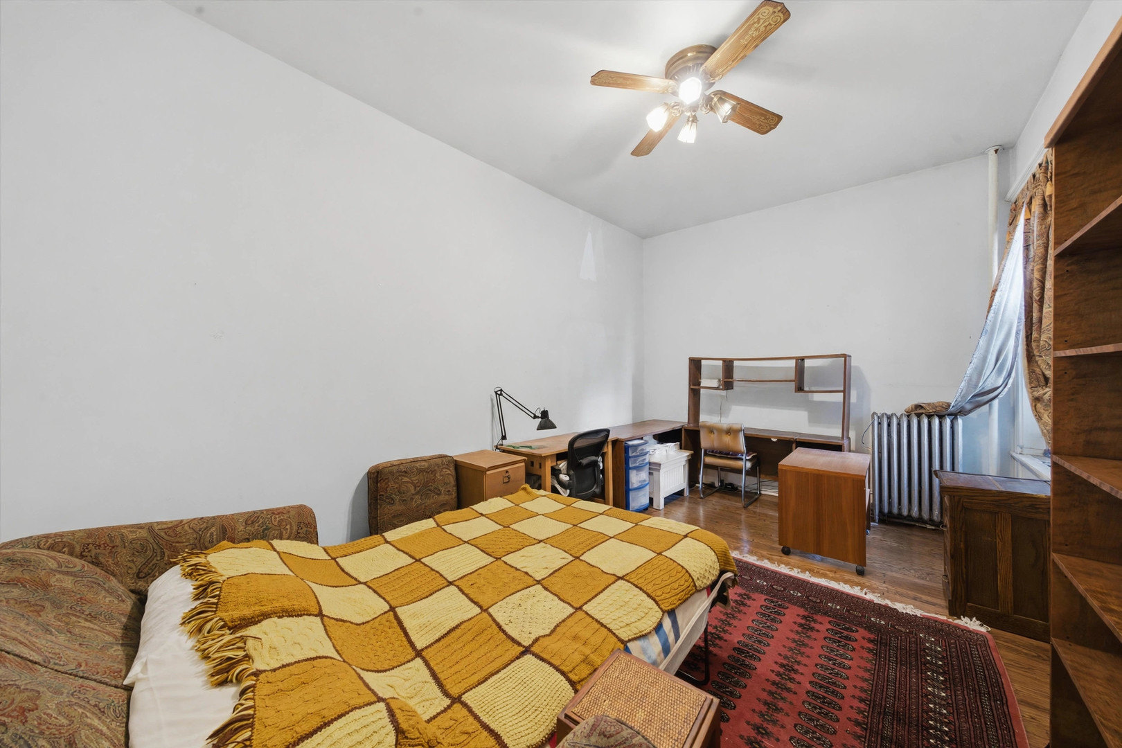 5701-5703 S Kenwood Avenue Unit: 1