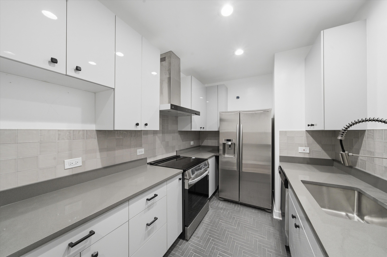 680 N Lake Shore Drive Unit: 325