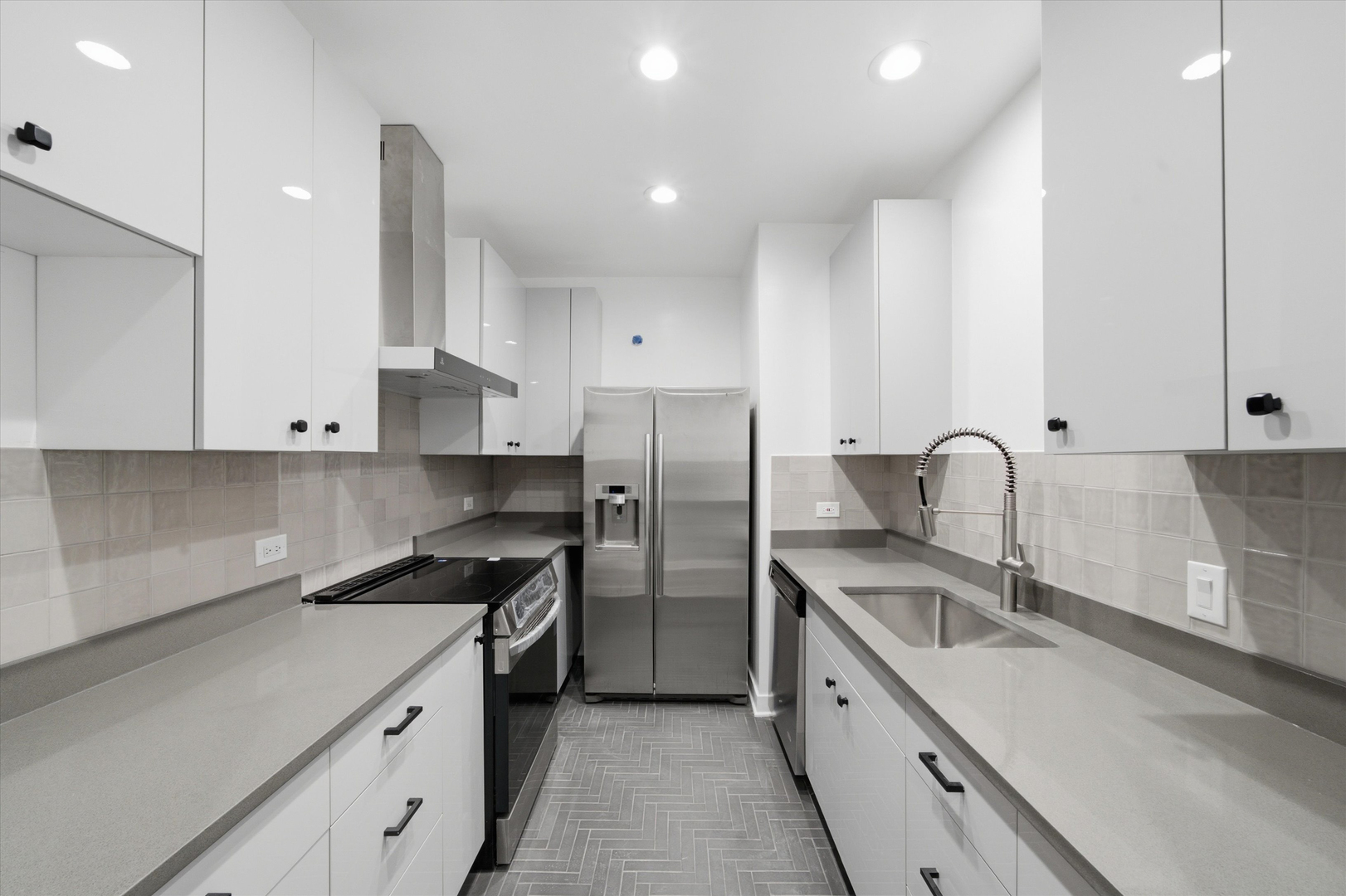 680 N Lake Shore Drive Unit: 325