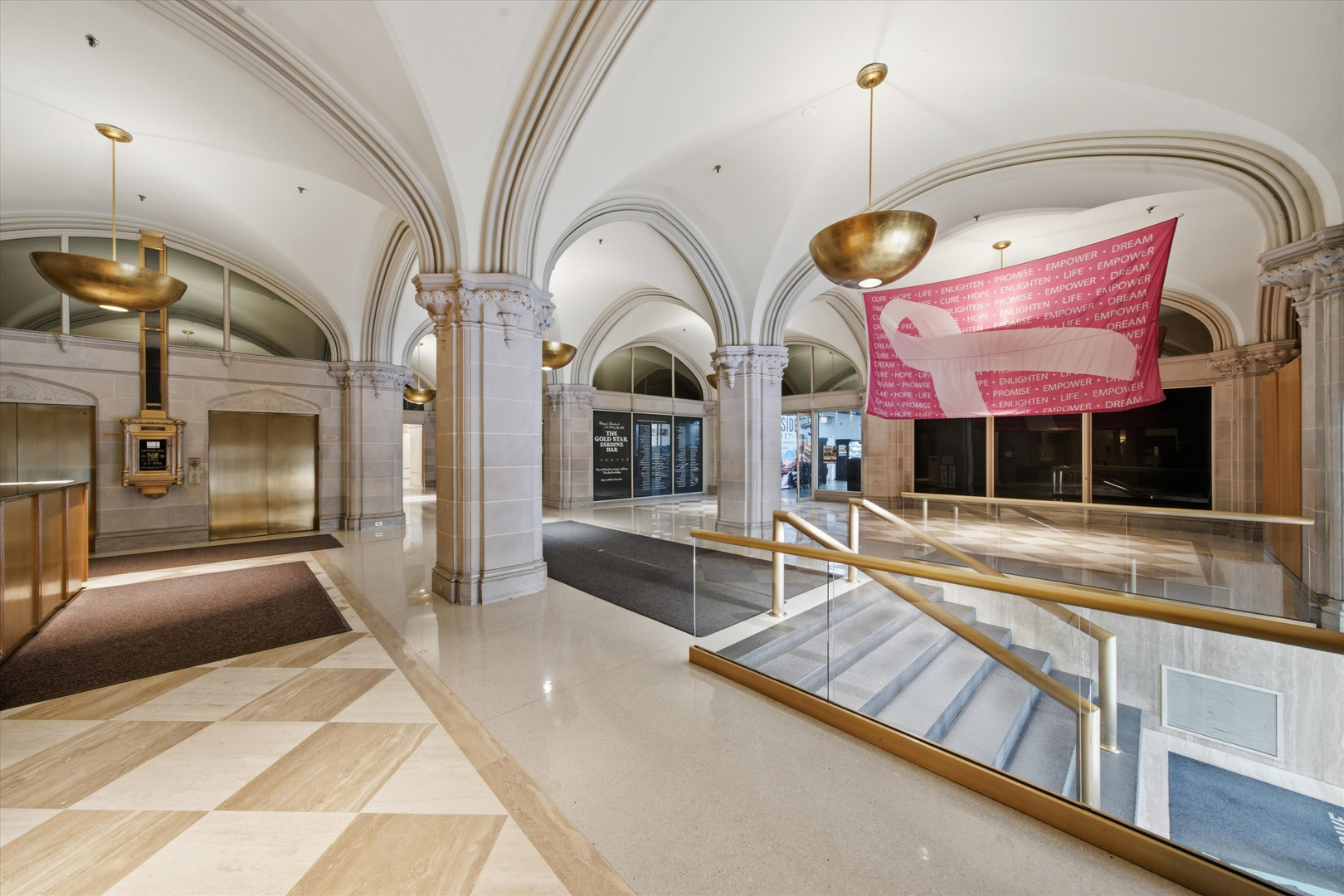 680 N Lake Shore Drive Unit: 325