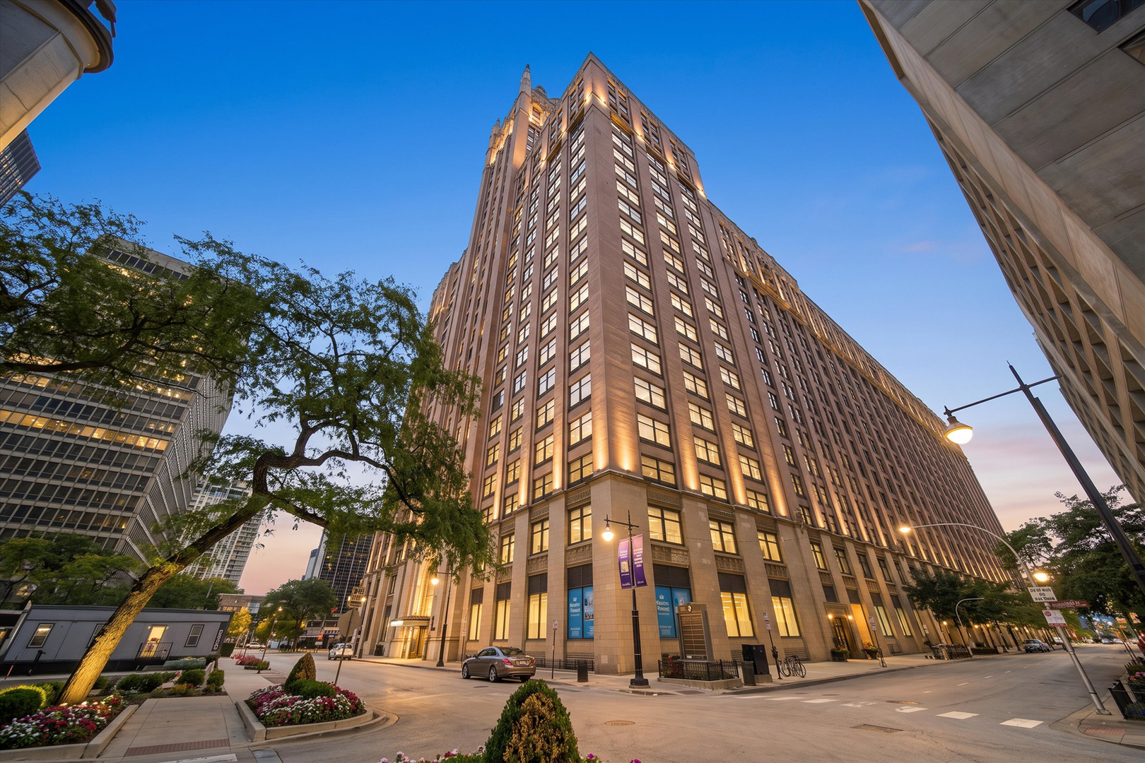 680 N Lake Shore Drive Unit: 325