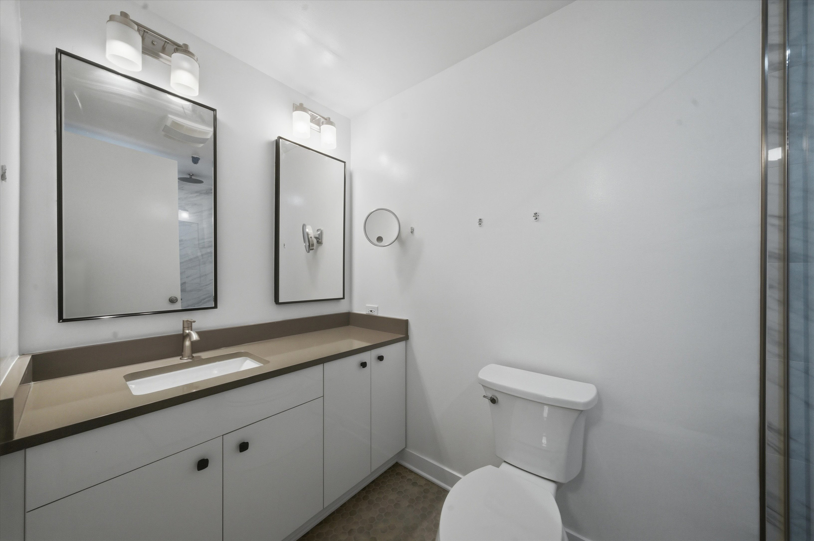 680 N Lake Shore Drive Unit: 325