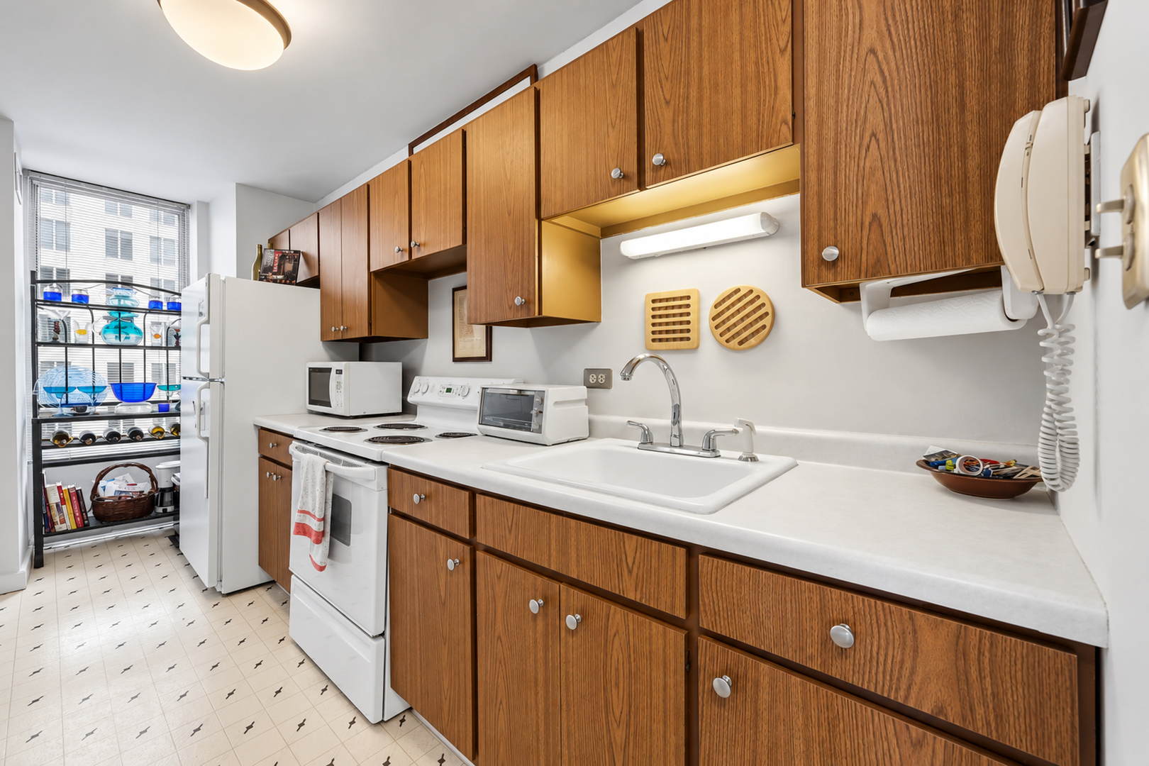 100 E Walton Street Unit: 42B