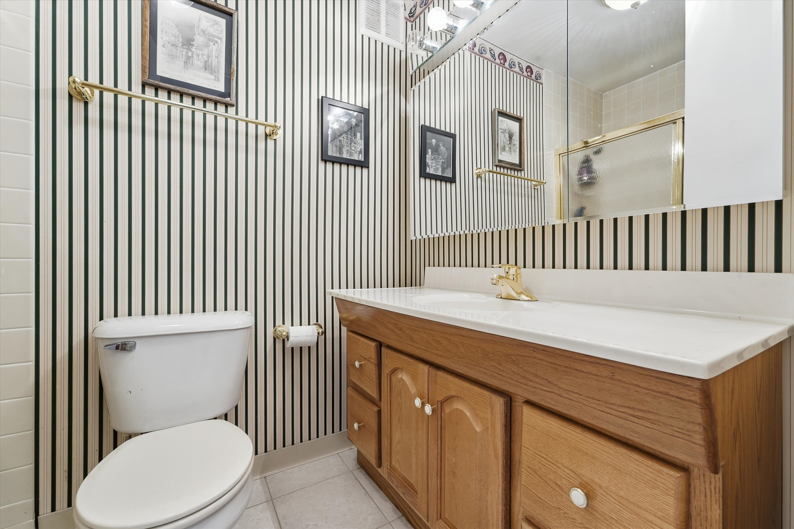 100 E Walton Street Unit: 42B