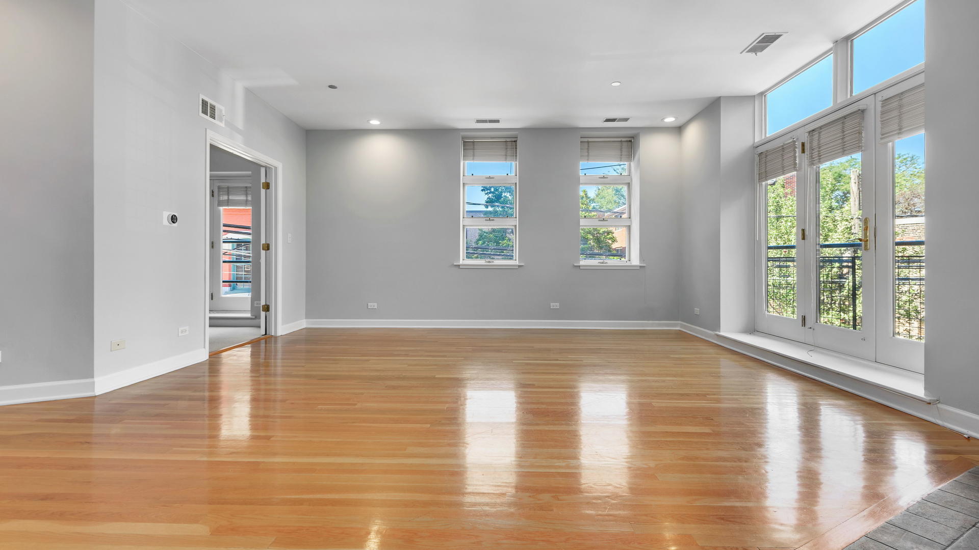 2100 N Racine Avenue Unit: 2J