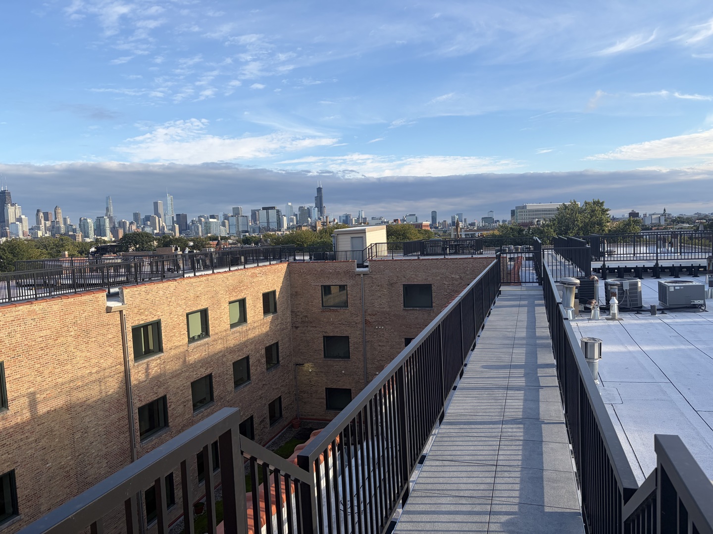 2100 N Racine Avenue Unit: 2J