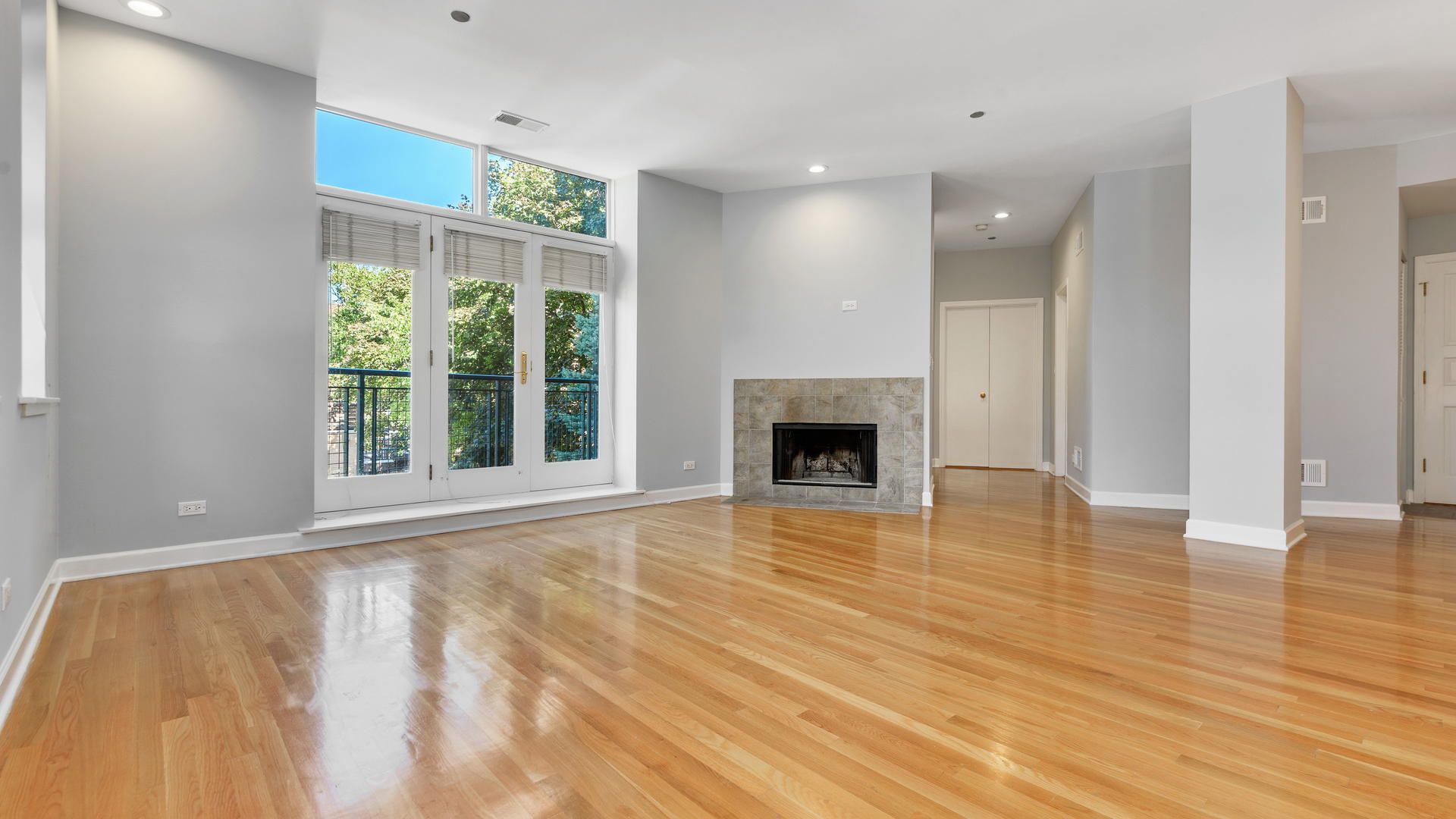 2100 N Racine Avenue Unit: 2J