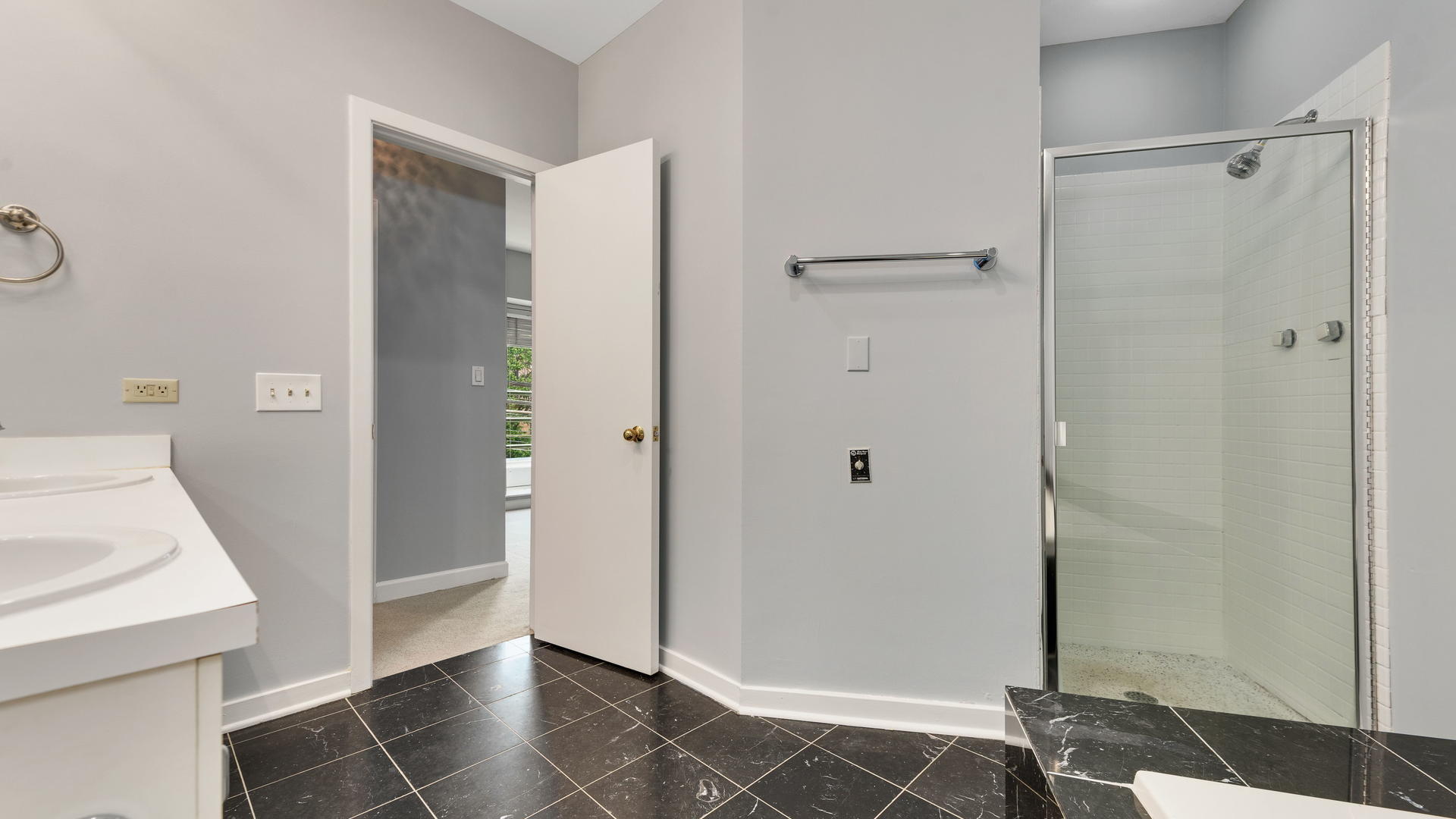 2100 N Racine Avenue Unit: 2J