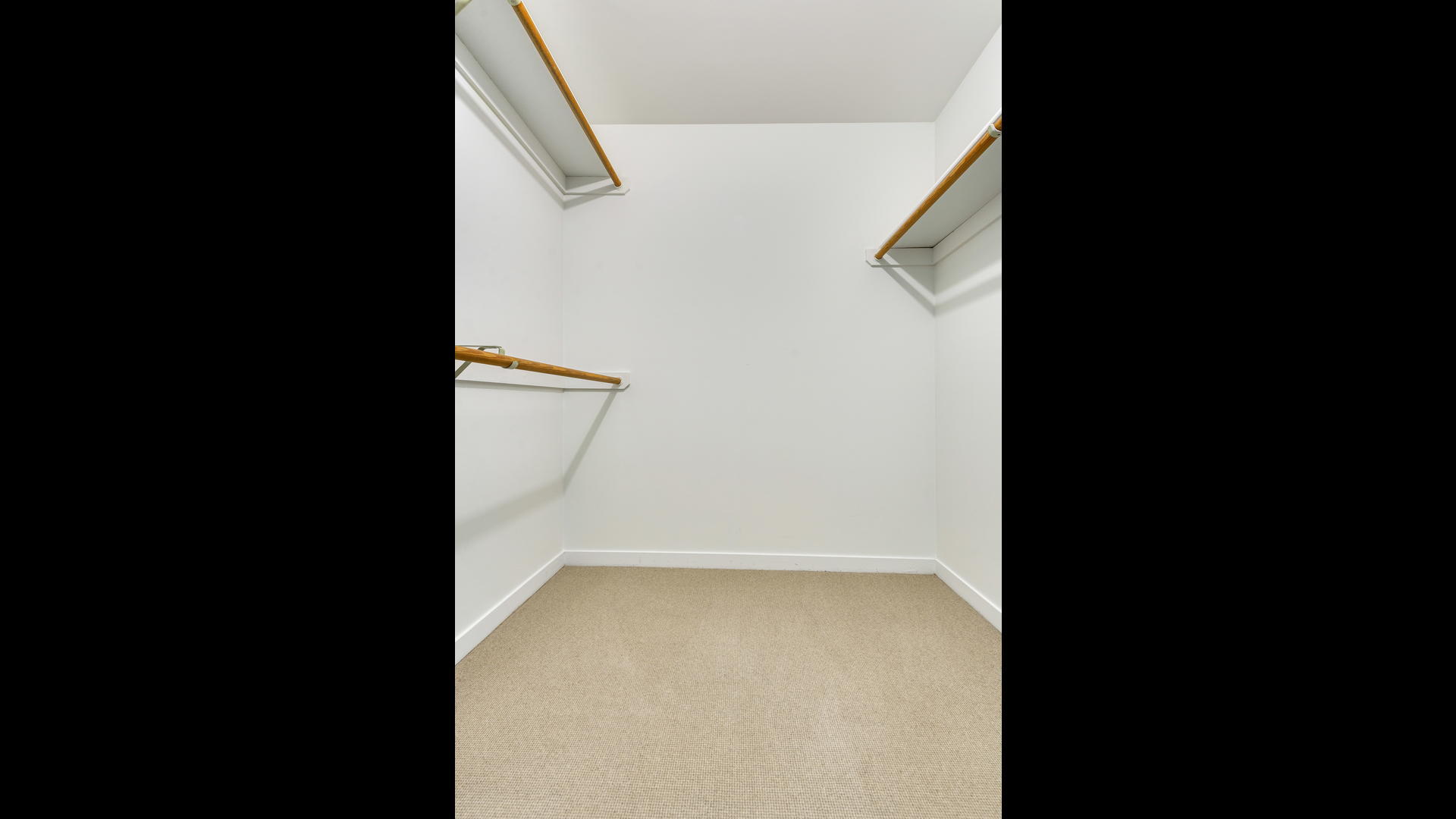 2100 N Racine Avenue Unit: 2J