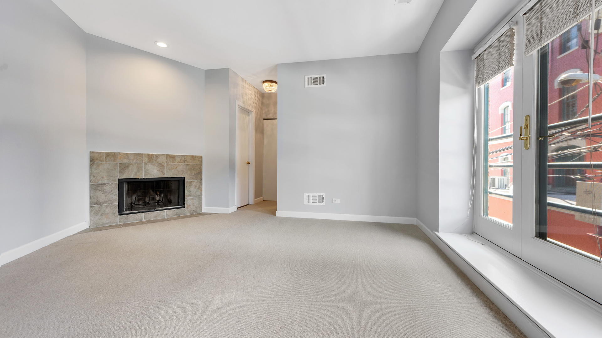 2100 N Racine Avenue Unit: 2J